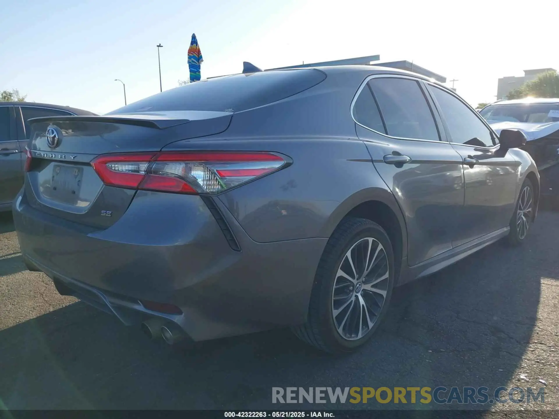 4 Photograph of a damaged car 4T1B11HK0KU161764 TOYOTA CAMRY 2019