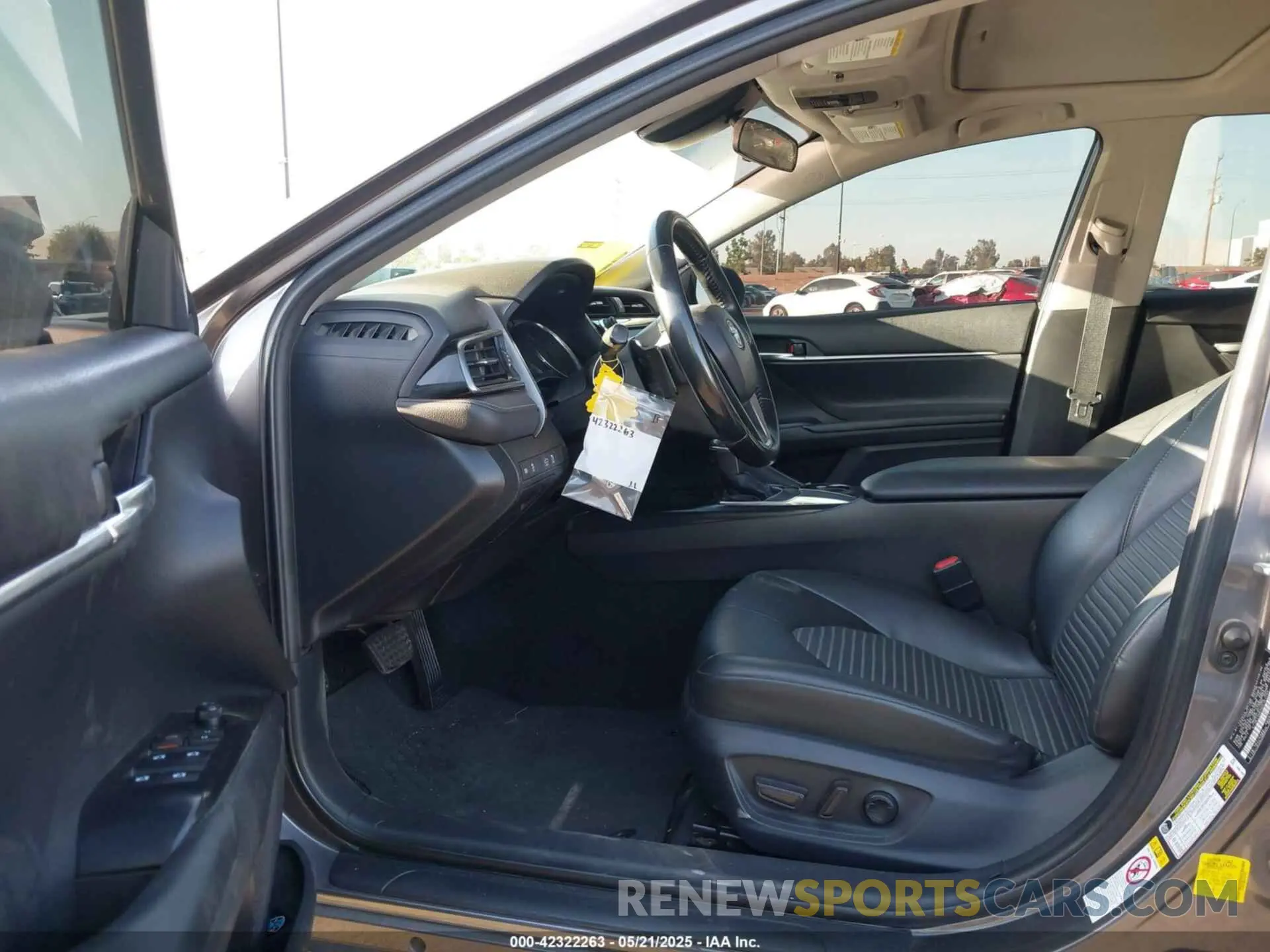 5 Photograph of a damaged car 4T1B11HK0KU161764 TOYOTA CAMRY 2019