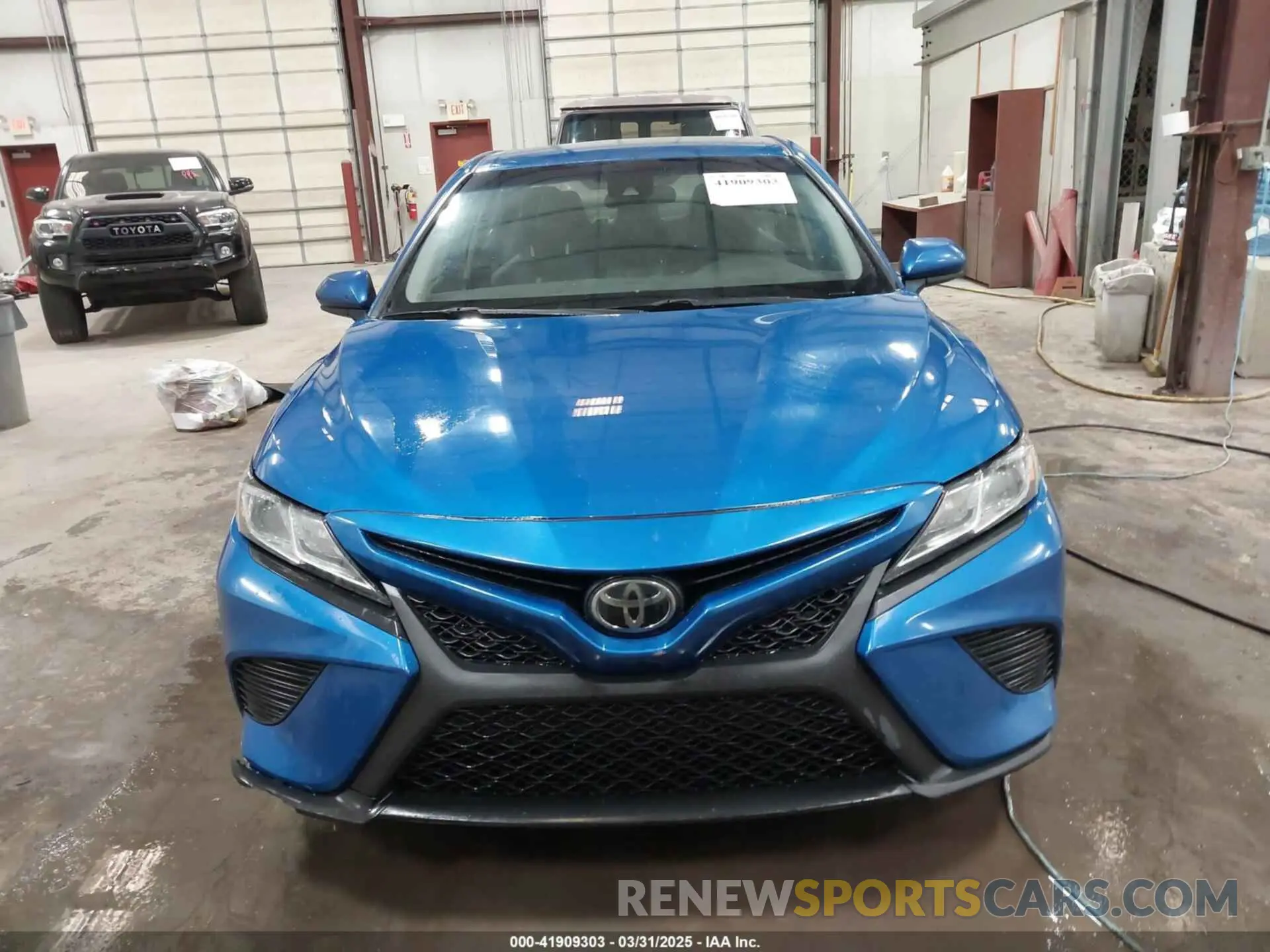 12 Photograph of a damaged car 4T1B11HK0KU166706 TOYOTA CAMRY 2019