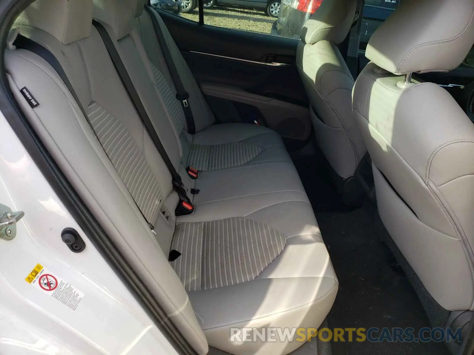 6 Photograph of a damaged car 4T1B11HK0KU169198 TOYOTA CAMRY 2019
