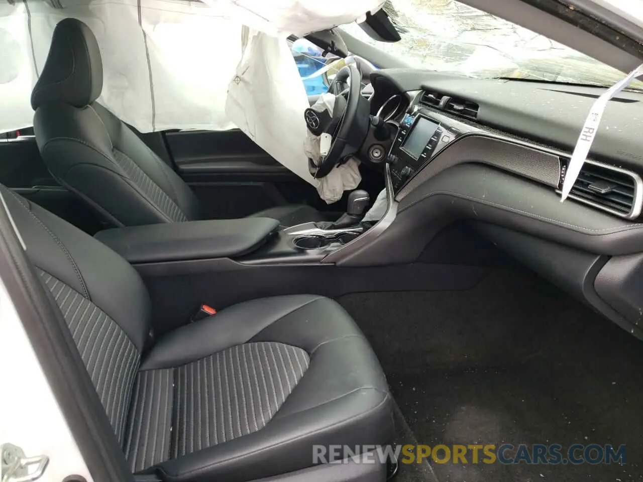 5 Photograph of a damaged car 4T1B11HK0KU169296 TOYOTA CAMRY 2019