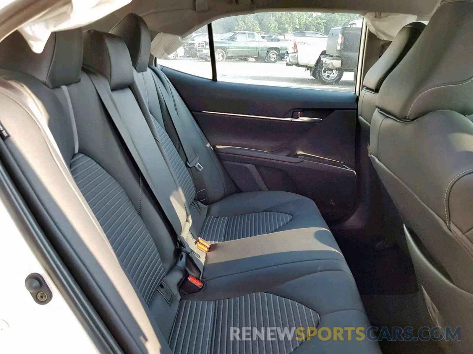 6 Photograph of a damaged car 4T1B11HK0KU174109 TOYOTA CAMRY 2019
