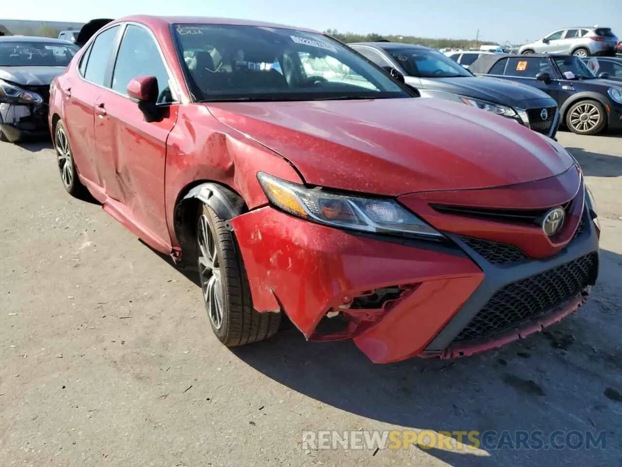 4 Photograph of a damaged car 4T1B11HK0KU175292 TOYOTA CAMRY 2019