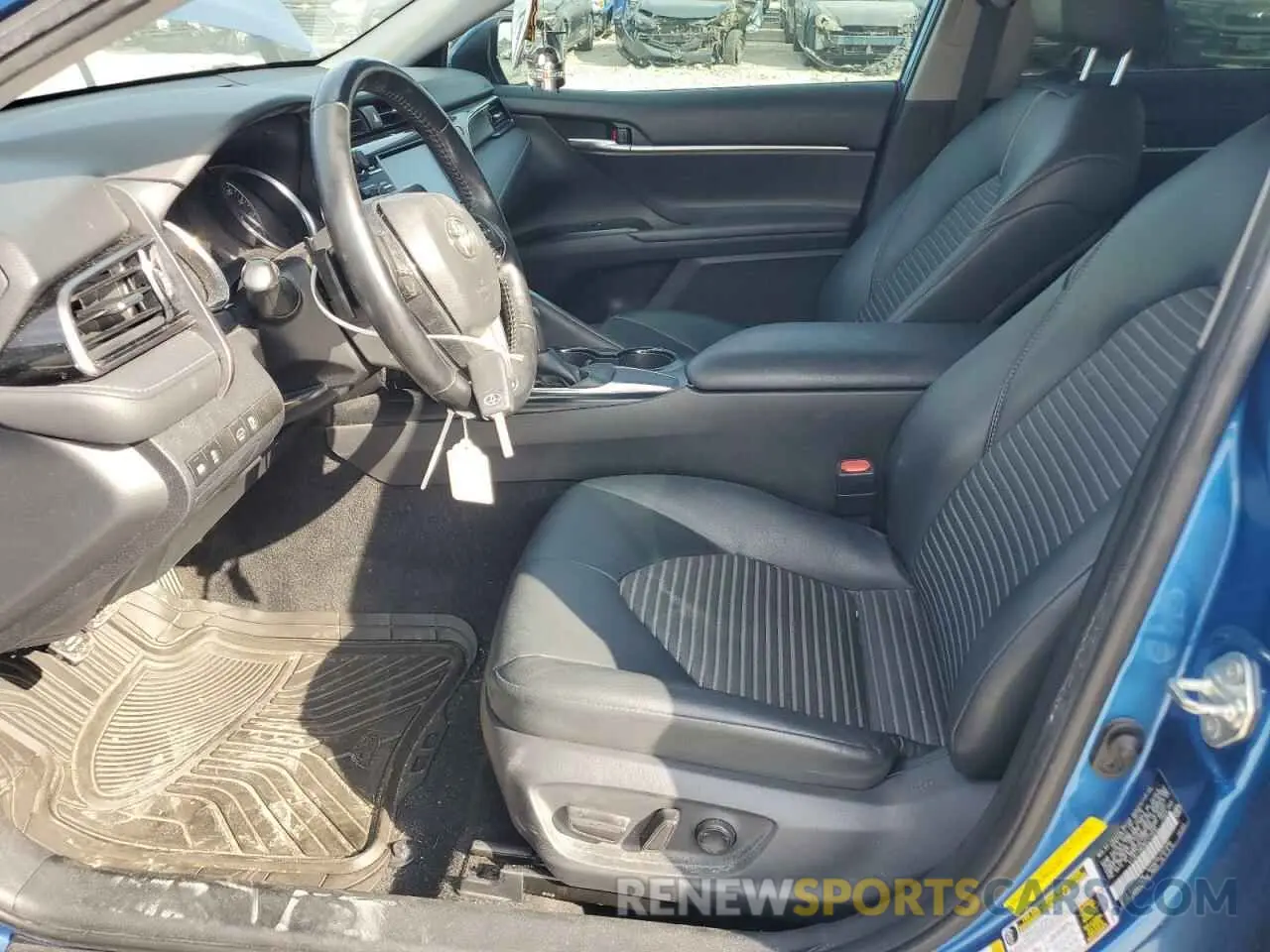 7 Photograph of a damaged car 4T1B11HK0KU175695 TOYOTA CAMRY 2019