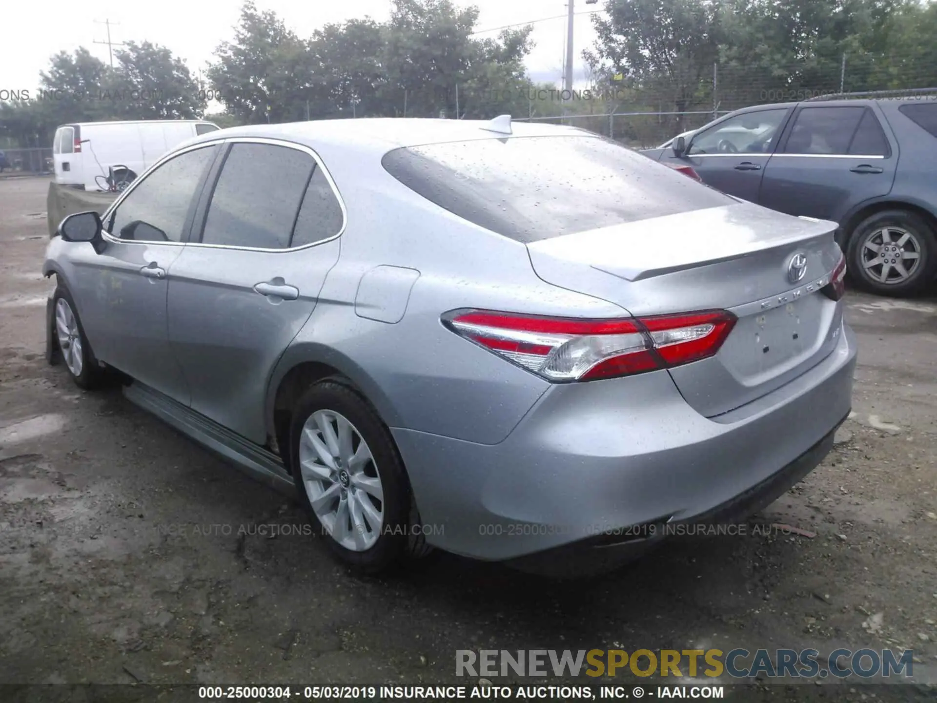 3 Photograph of a damaged car 4T1B11HK0KU183487 TOYOTA CAMRY 2019