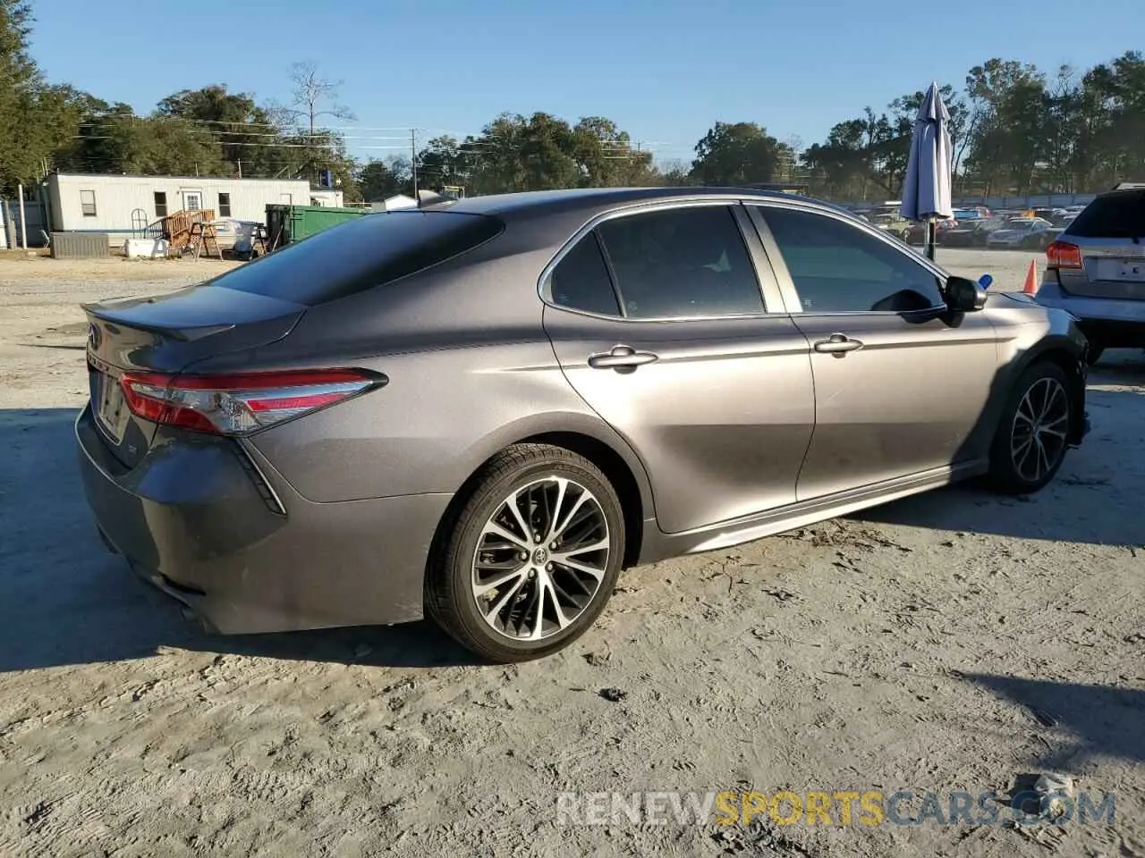 3 Фотография поврежденного автомобиля 4T1B11HK0KU184235 TOYOTA CAMRY 2019
