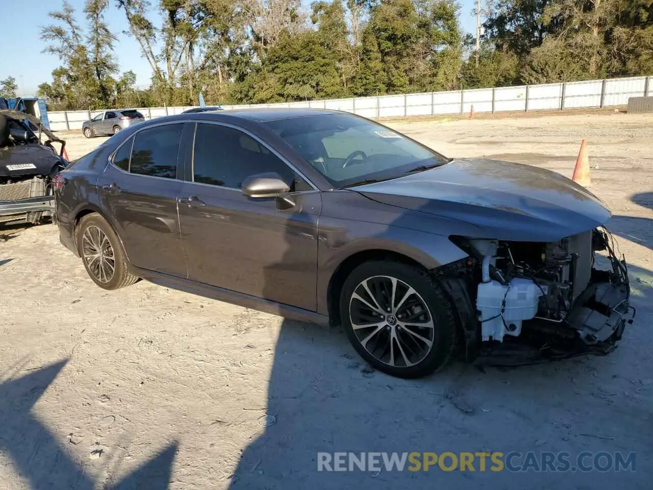 4 Фотография поврежденного автомобиля 4T1B11HK0KU184235 TOYOTA CAMRY 2019