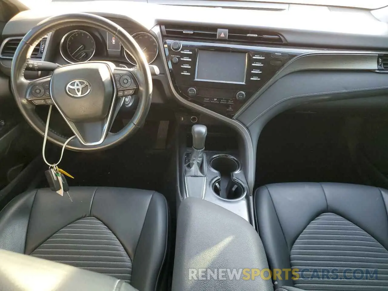 8 Фотография поврежденного автомобиля 4T1B11HK0KU184235 TOYOTA CAMRY 2019
