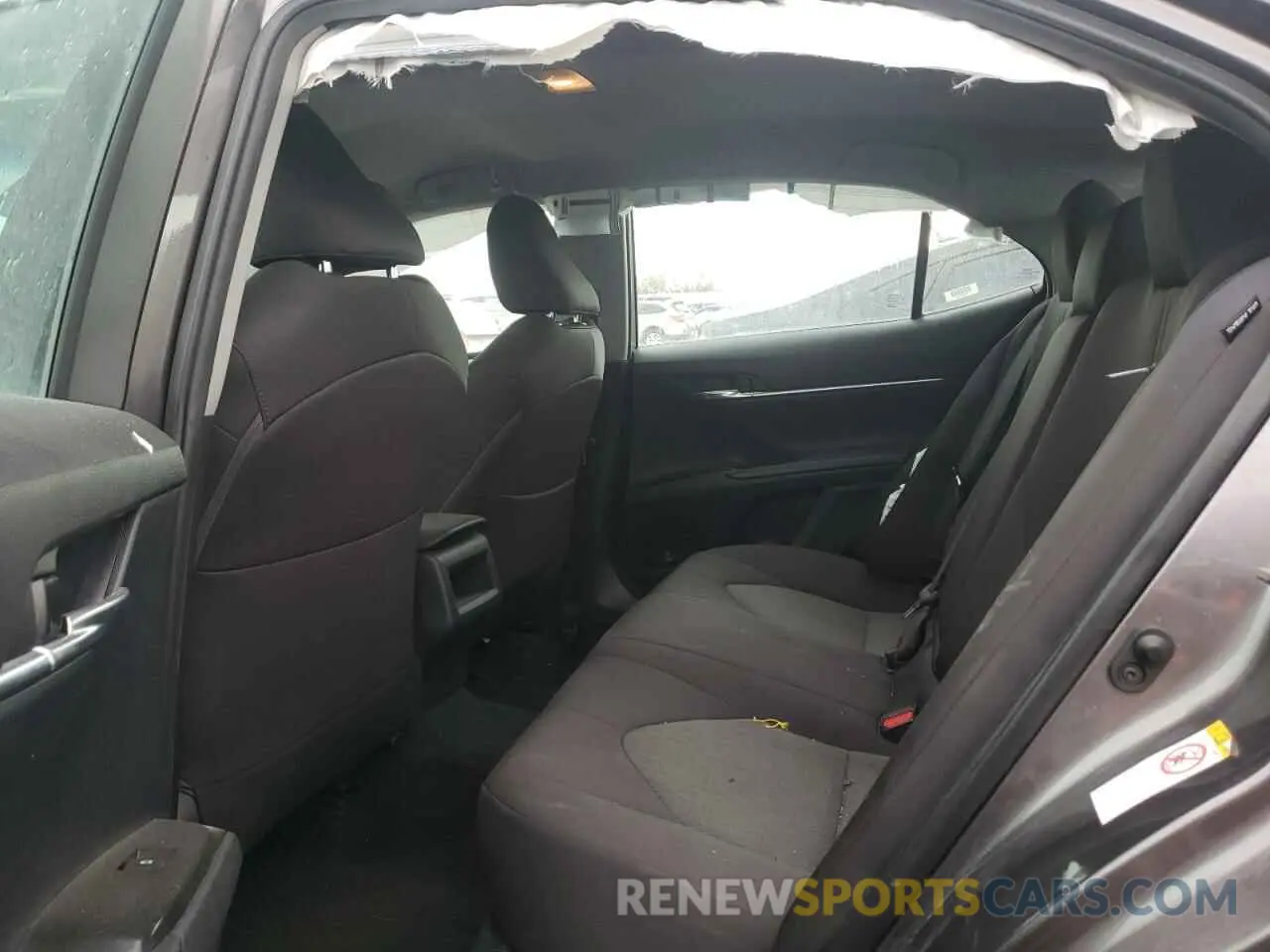 6 Photograph of a damaged car 4T1B11HK0KU194800 TOYOTA CAMRY 2019