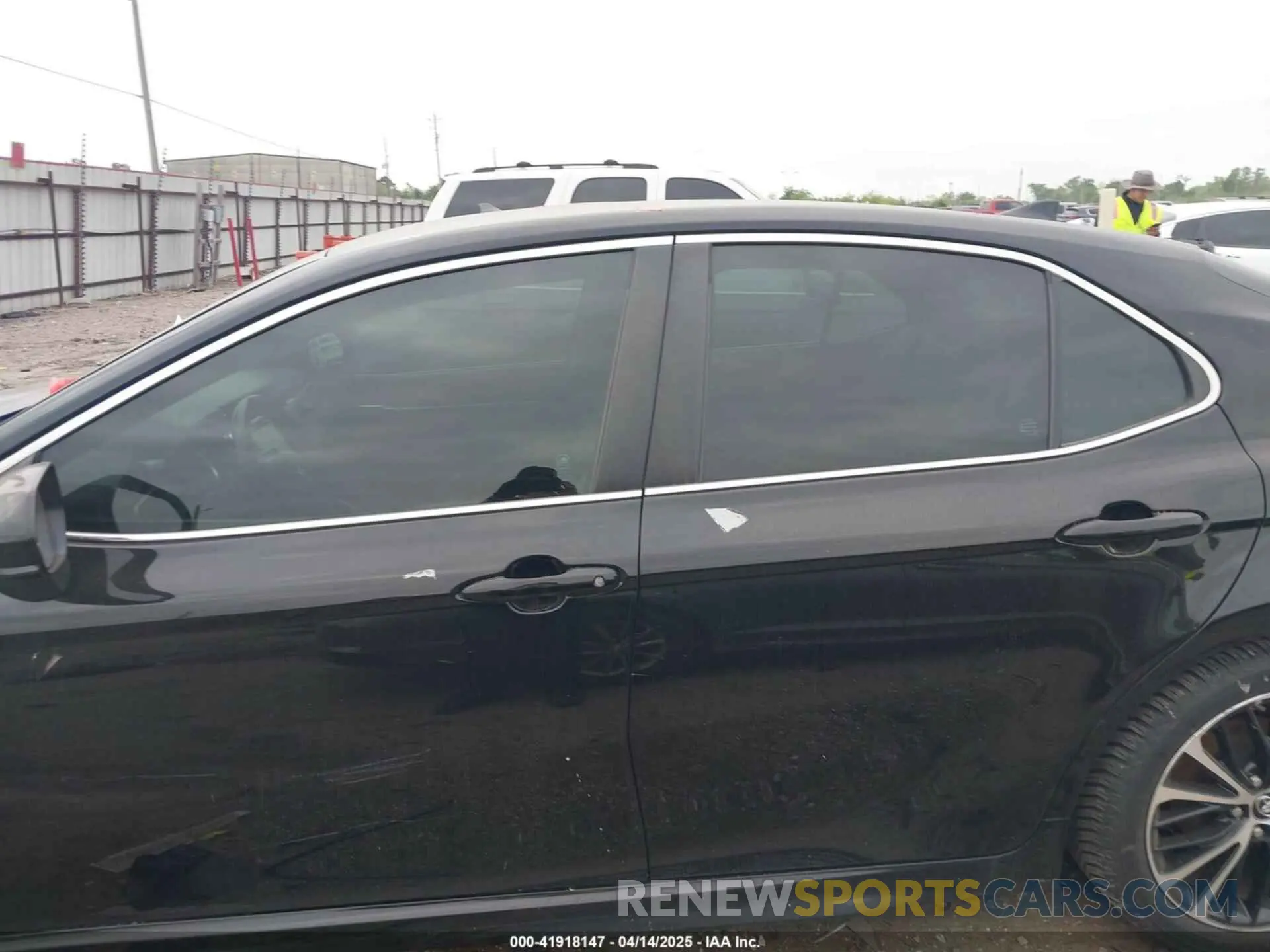 14 Фотография поврежденного автомобиля 4T1B11HK0KU201034 TOYOTA CAMRY 2019
