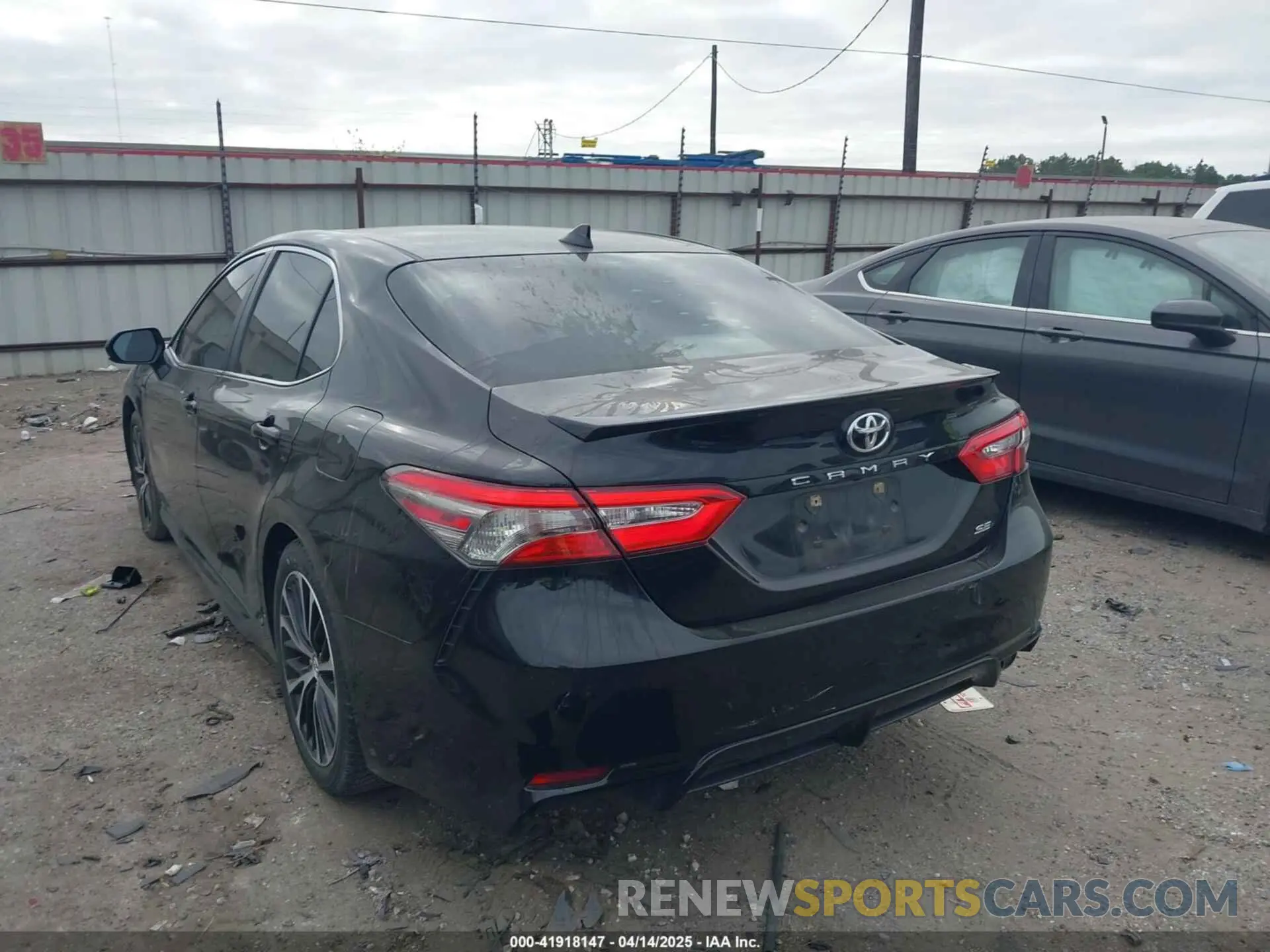 3 Фотография поврежденного автомобиля 4T1B11HK0KU201034 TOYOTA CAMRY 2019
