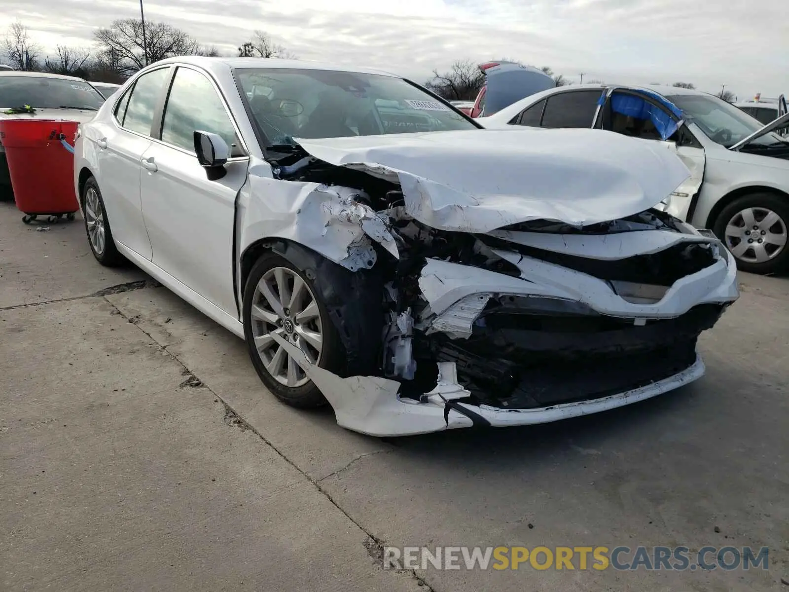 1 Photograph of a damaged car 4T1B11HK0KU205164 TOYOTA CAMRY 2019