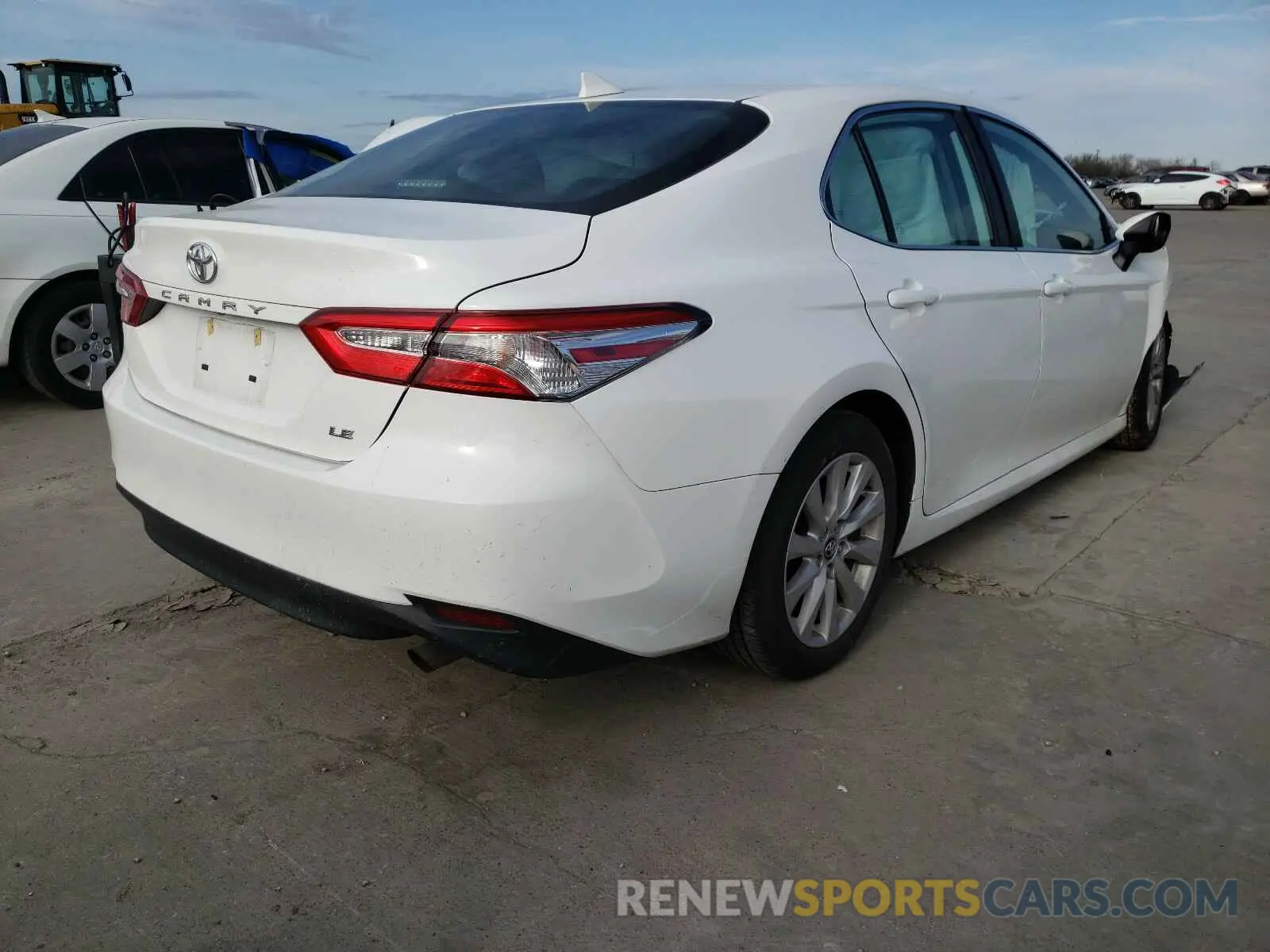 4 Photograph of a damaged car 4T1B11HK0KU205164 TOYOTA CAMRY 2019