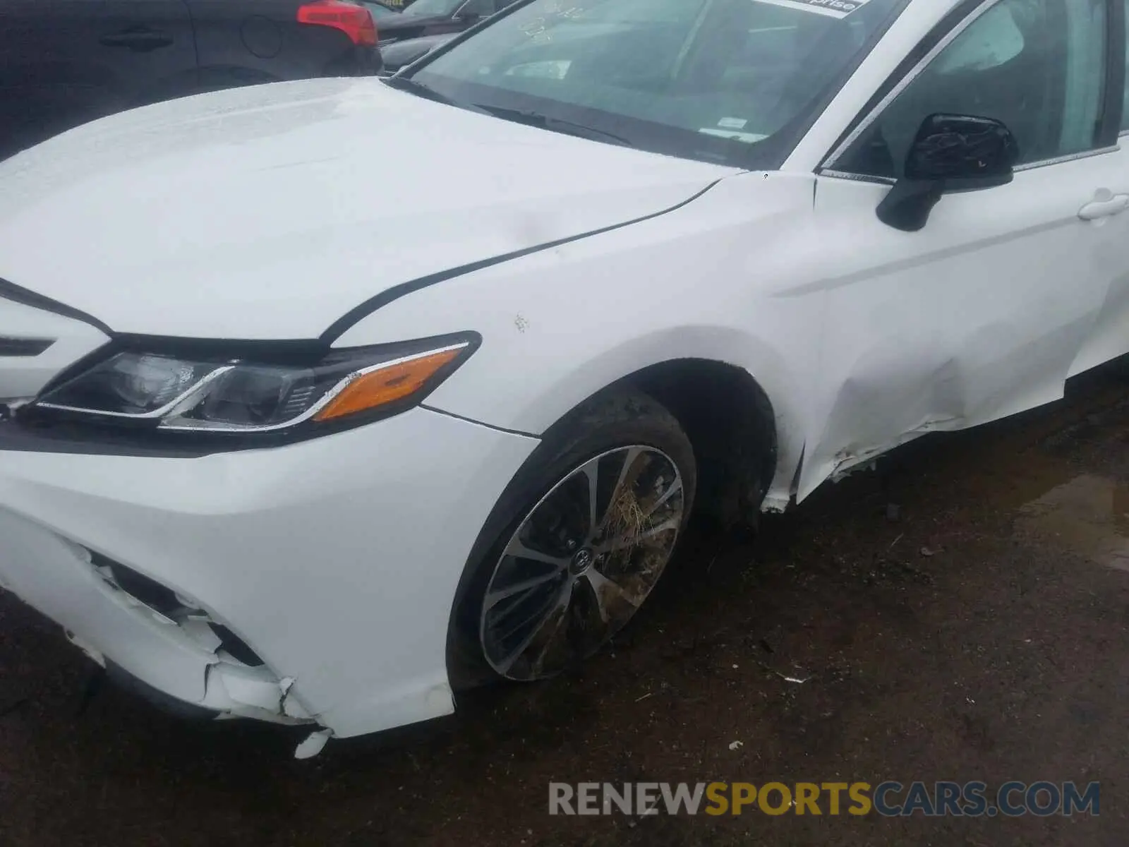 9 Photograph of a damaged car 4T1B11HK0KU206637 TOYOTA CAMRY 2019