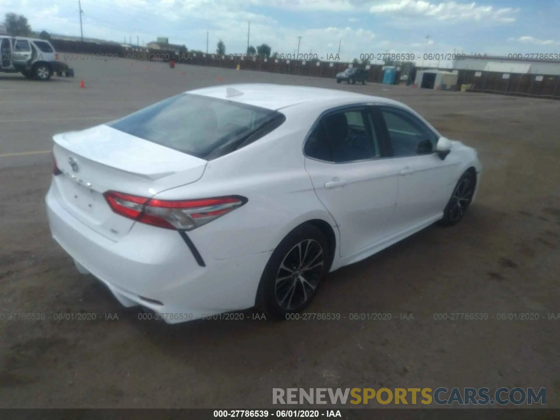 4 Photograph of a damaged car 4T1B11HK0KU206816 TOYOTA CAMRY 2019