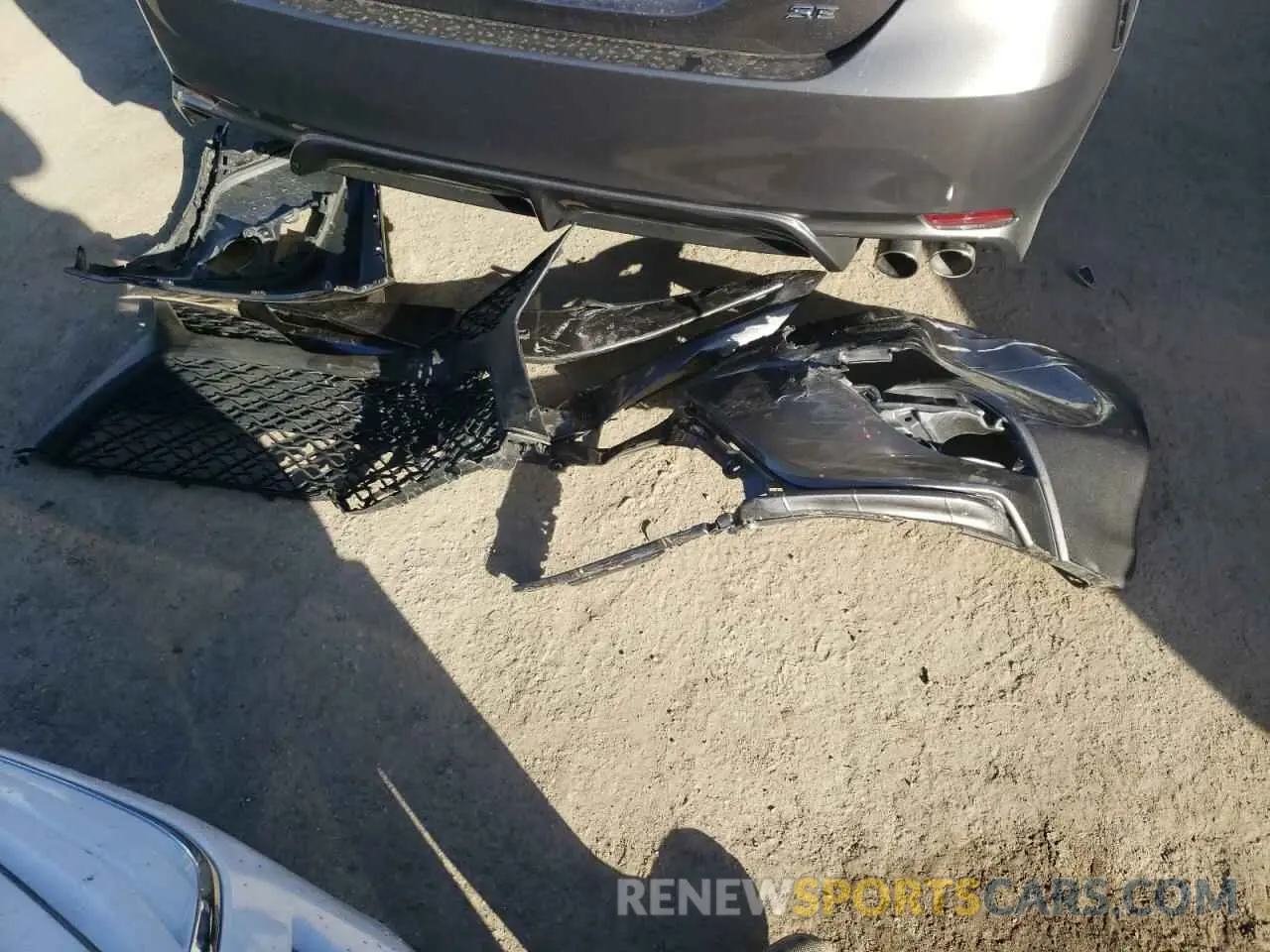 12 Photograph of a damaged car 4T1B11HK0KU207335 TOYOTA CAMRY 2019