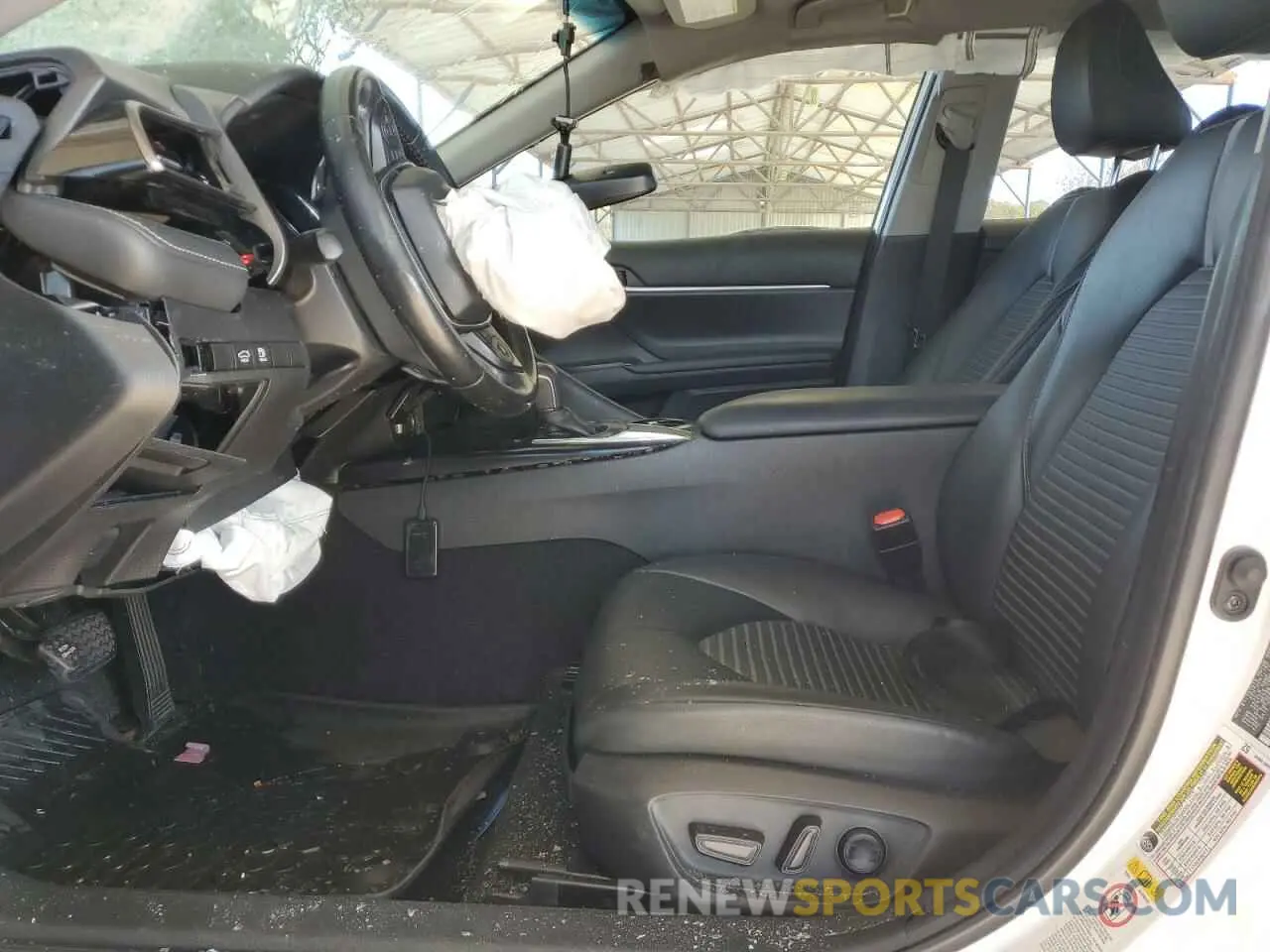 7 Photograph of a damaged car 4T1B11HK0KU207724 TOYOTA CAMRY 2019