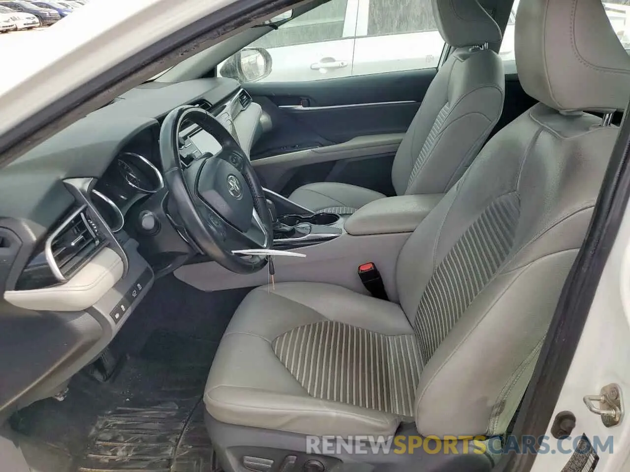 7 Photograph of a damaged car 4T1B11HK0KU210543 TOYOTA CAMRY 2019