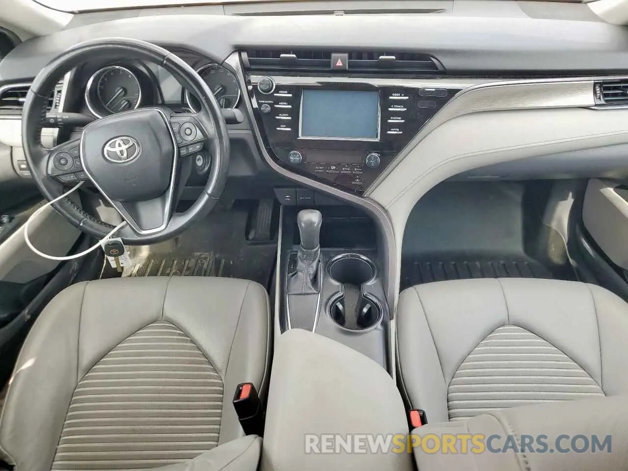 8 Photograph of a damaged car 4T1B11HK0KU210543 TOYOTA CAMRY 2019