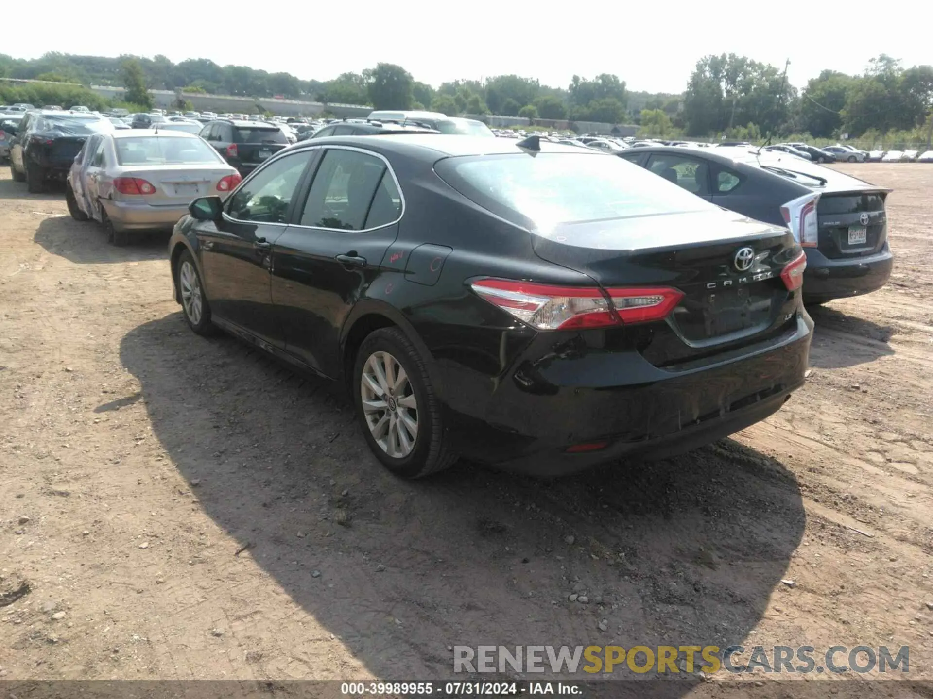 3 Фотография поврежденного автомобиля 4T1B11HK0KU215399 TOYOTA CAMRY 2019