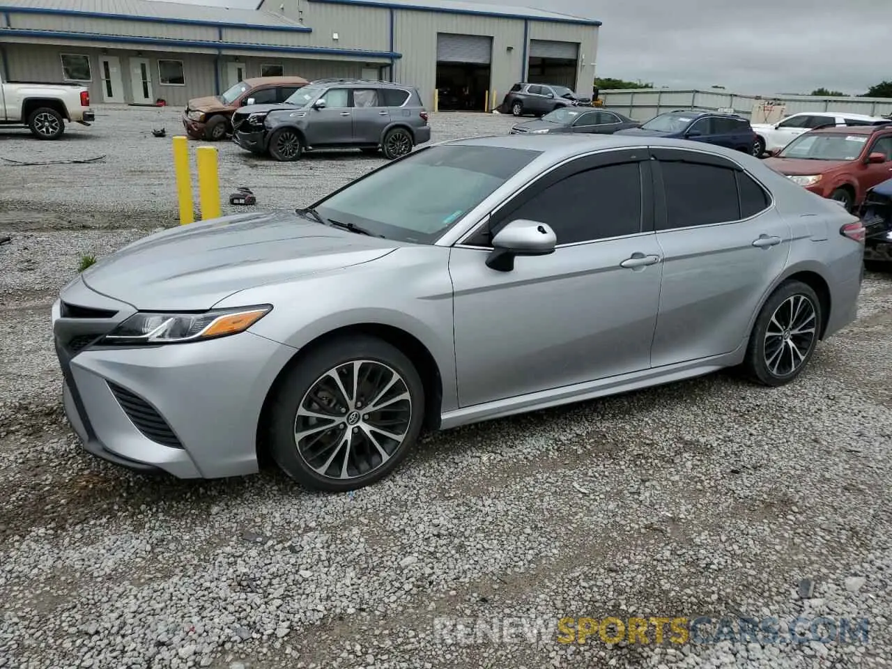 1 Photograph of a damaged car 4T1B11HK0KU220876 TOYOTA CAMRY 2019