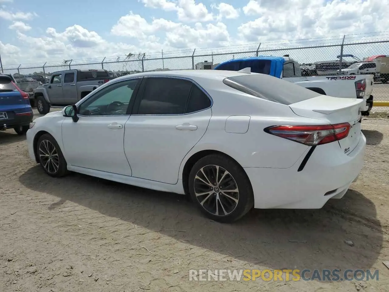 2 Фотография поврежденного автомобиля 4T1B11HK0KU228542 TOYOTA CAMRY 2019