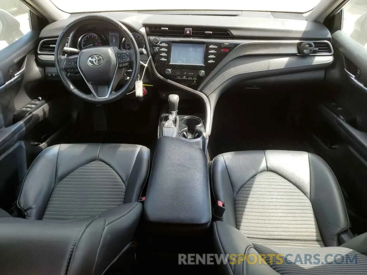 8 Фотография поврежденного автомобиля 4T1B11HK0KU228542 TOYOTA CAMRY 2019