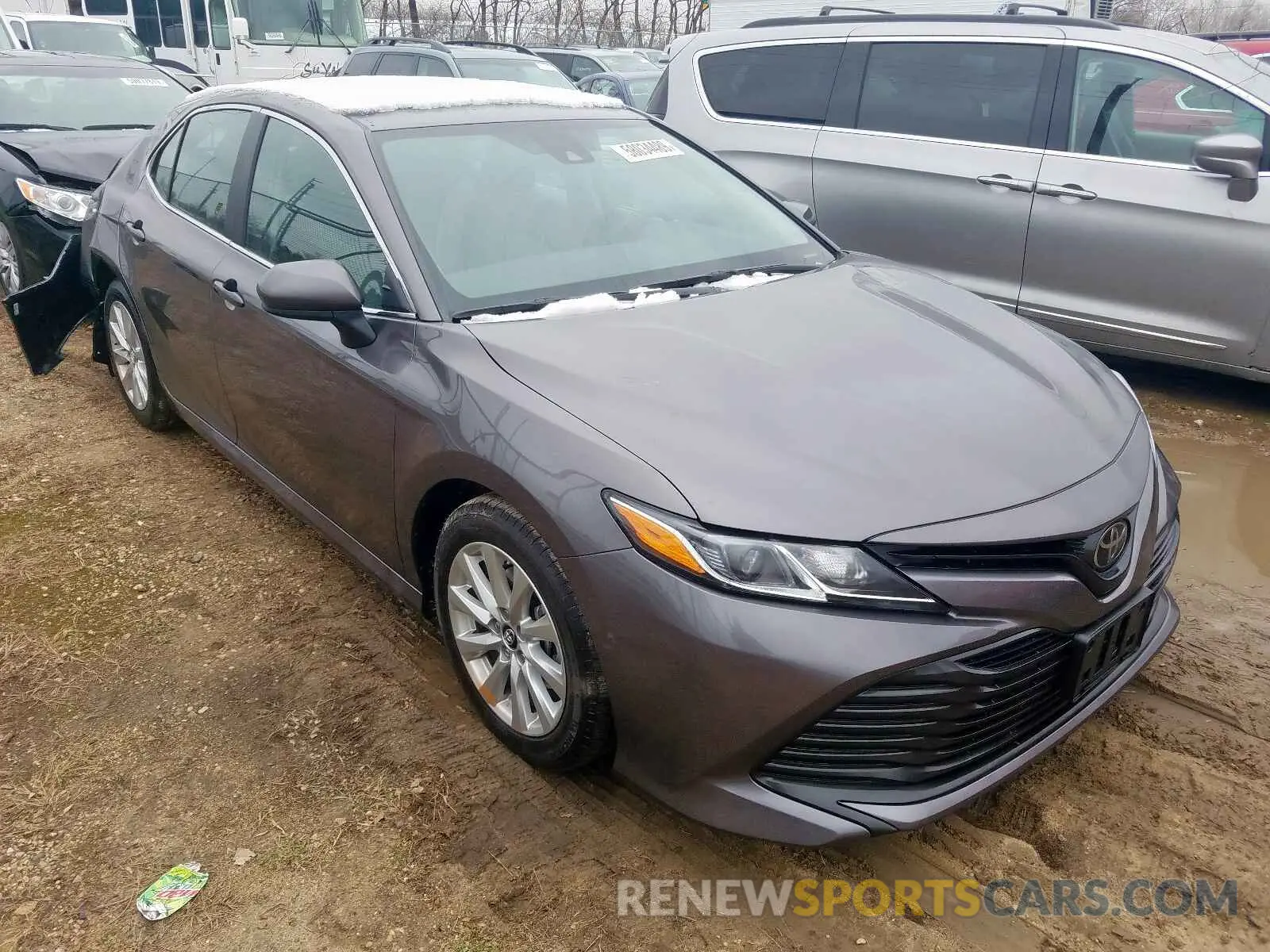 1 Photograph of a damaged car 4T1B11HK0KU237175 TOYOTA CAMRY 2019