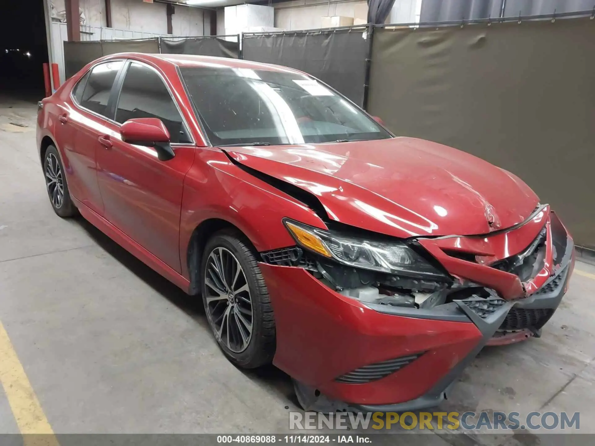 1 Photograph of a damaged car 4T1B11HK0KU240500 TOYOTA CAMRY 2019