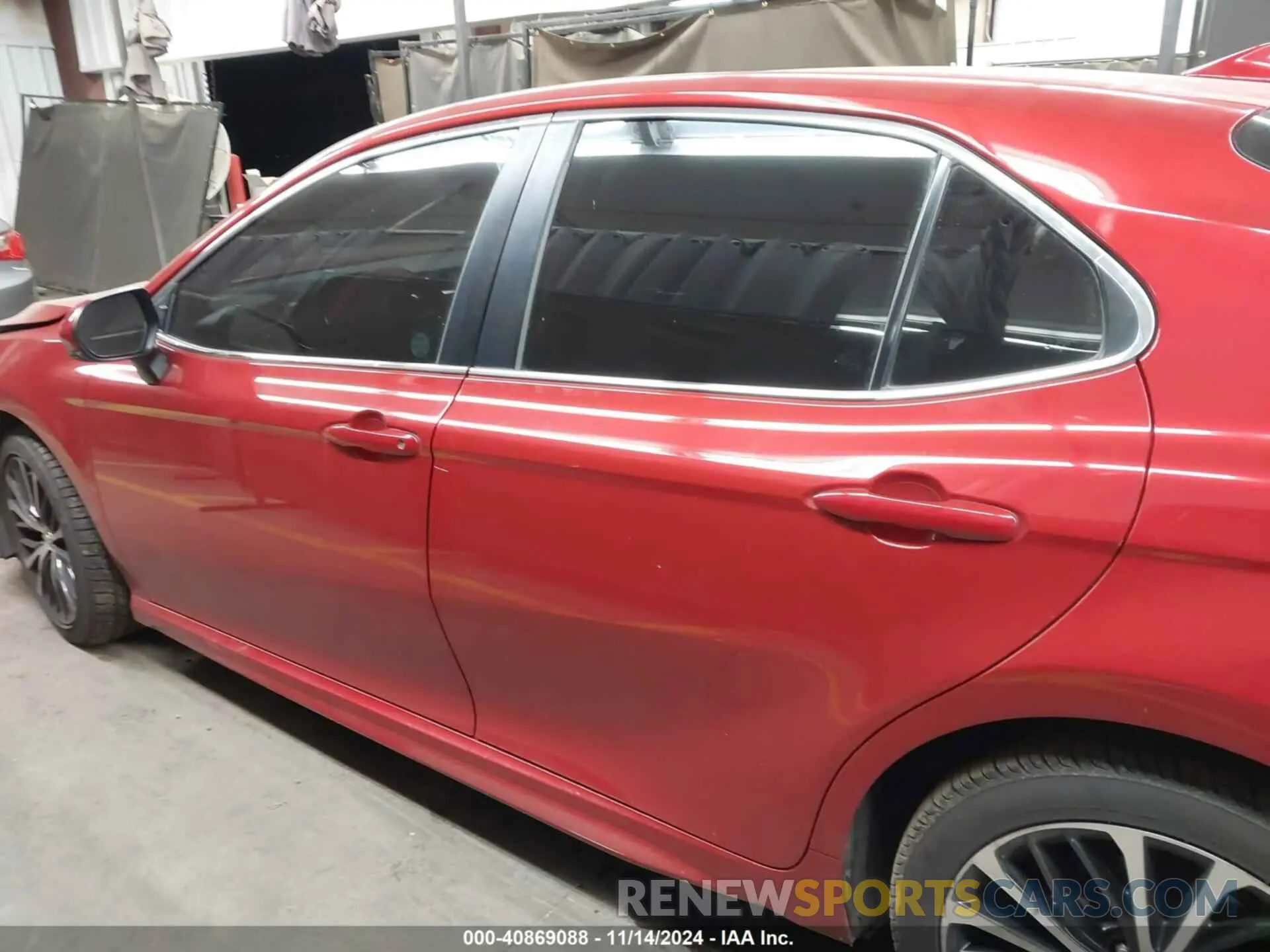 14 Photograph of a damaged car 4T1B11HK0KU240500 TOYOTA CAMRY 2019