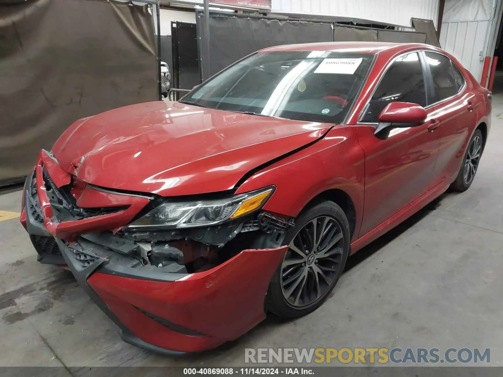 2 Photograph of a damaged car 4T1B11HK0KU240500 TOYOTA CAMRY 2019