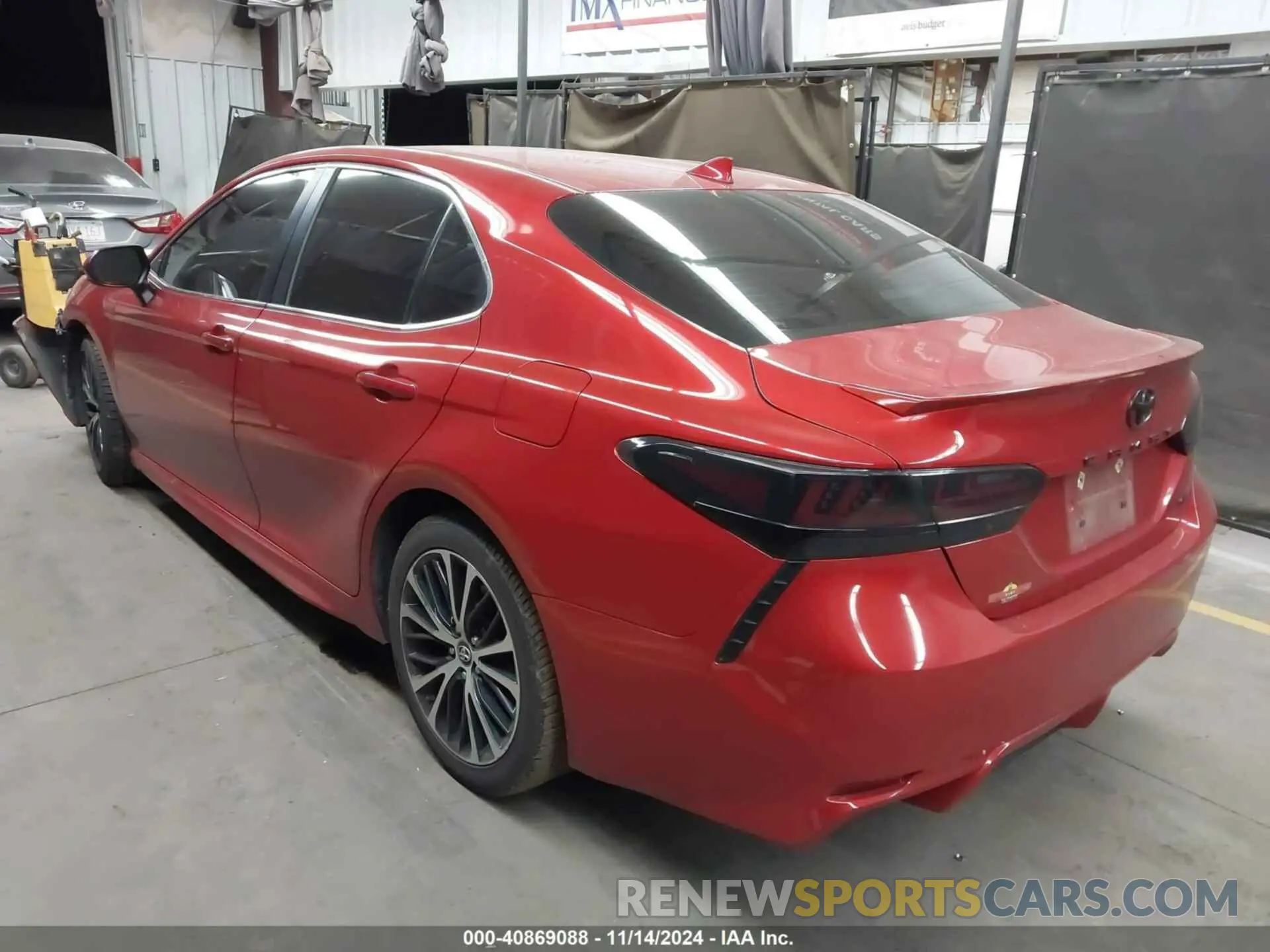 3 Photograph of a damaged car 4T1B11HK0KU240500 TOYOTA CAMRY 2019