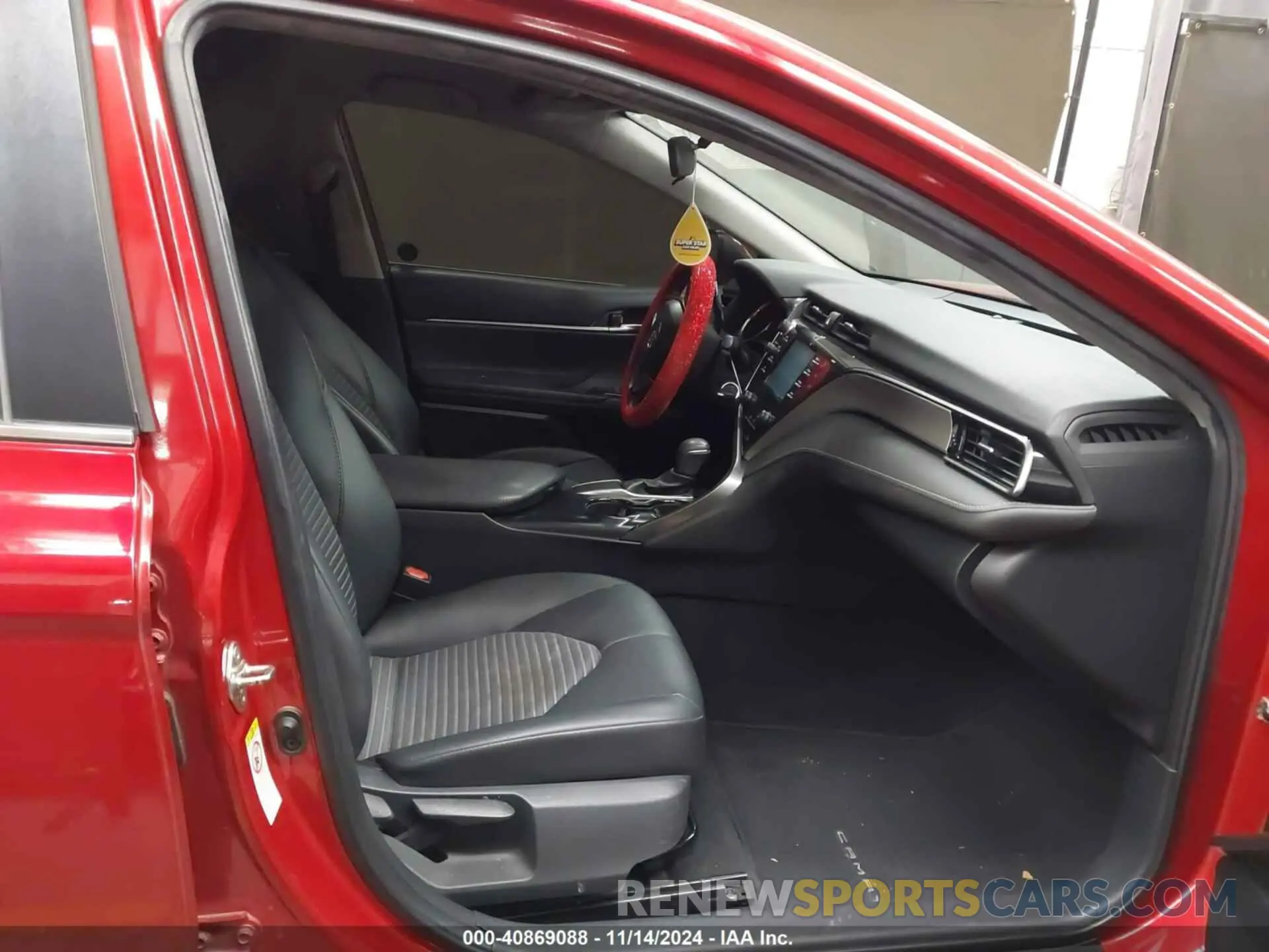 5 Photograph of a damaged car 4T1B11HK0KU240500 TOYOTA CAMRY 2019