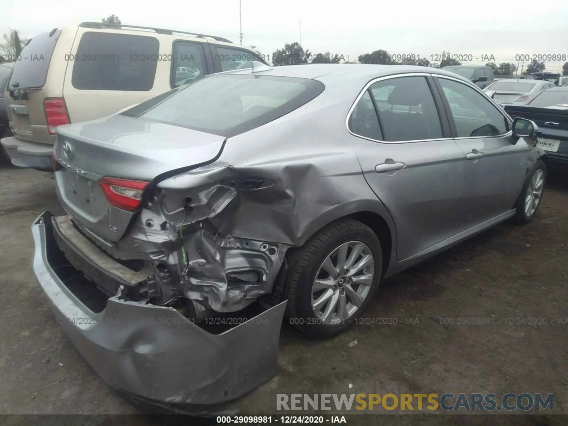 4 Photograph of a damaged car 4T1B11HK0KU242148 TOYOTA CAMRY 2019