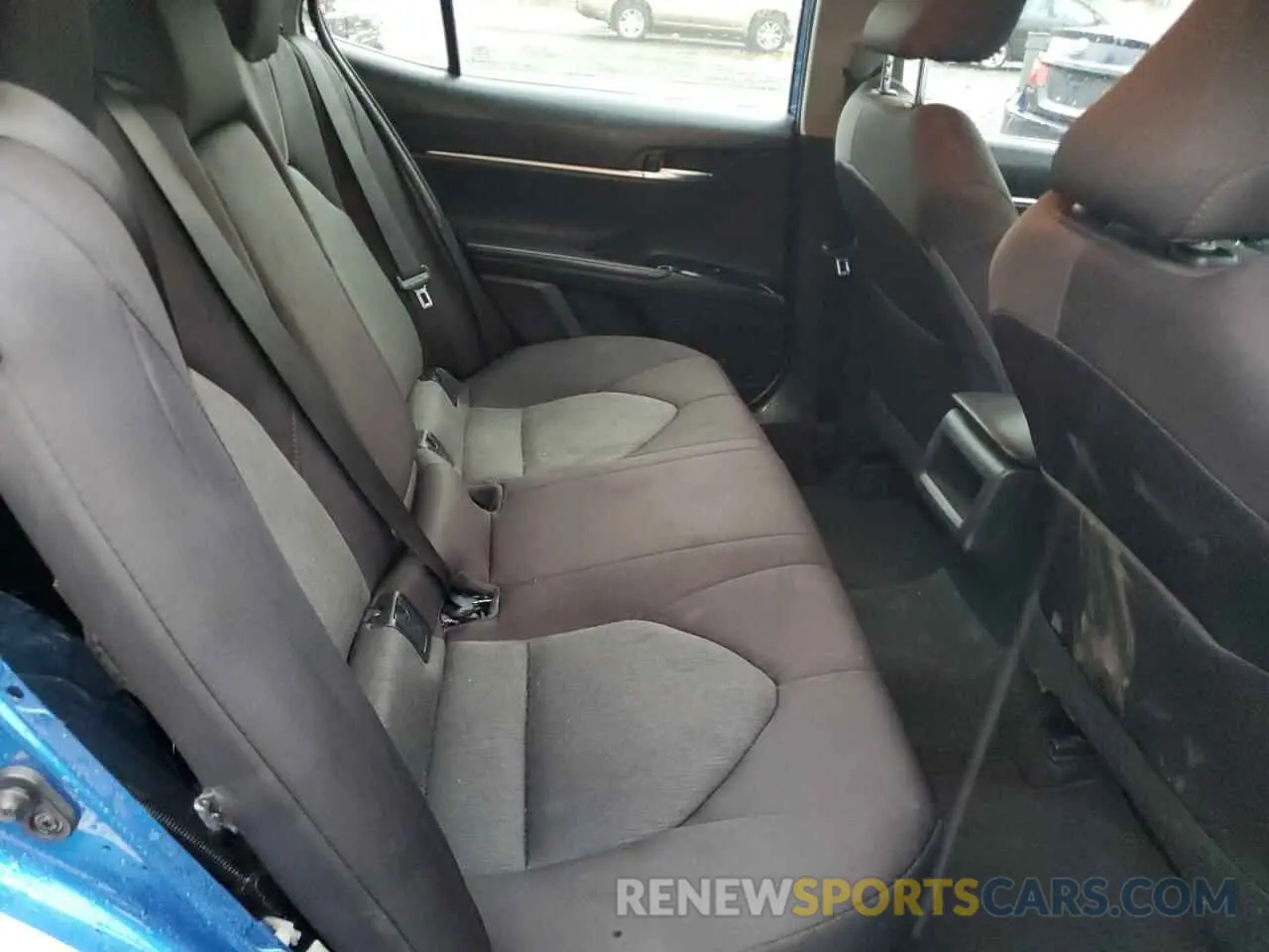 10 Photograph of a damaged car 4T1B11HK0KU247818 TOYOTA CAMRY 2019