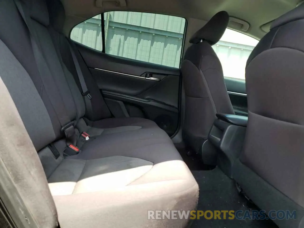 10 Фотография поврежденного автомобиля 4T1B11HK0KU249407 TOYOTA CAMRY 2019