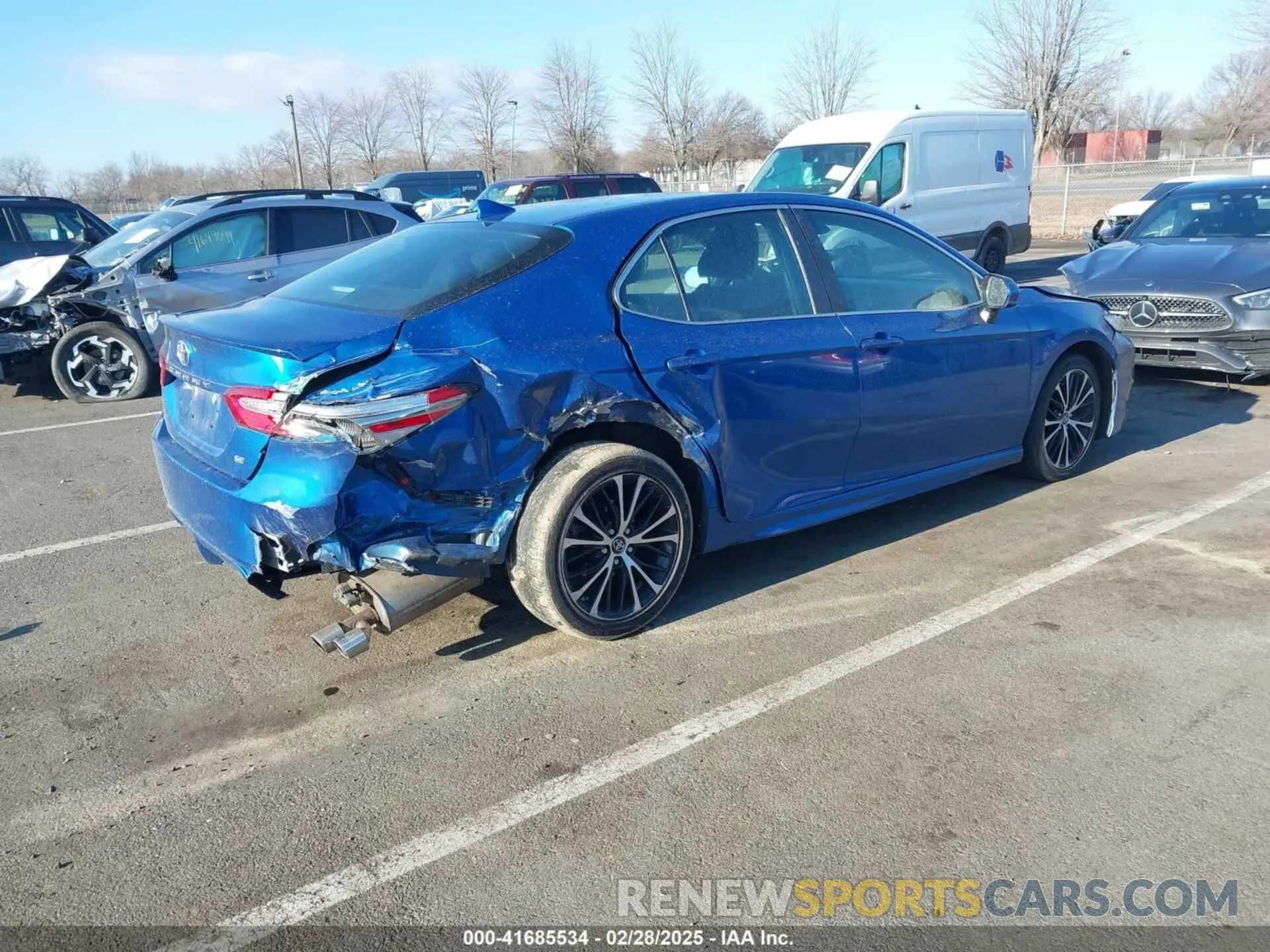 4 Фотография поврежденного автомобиля 4T1B11HK0KU257197 TOYOTA CAMRY 2019