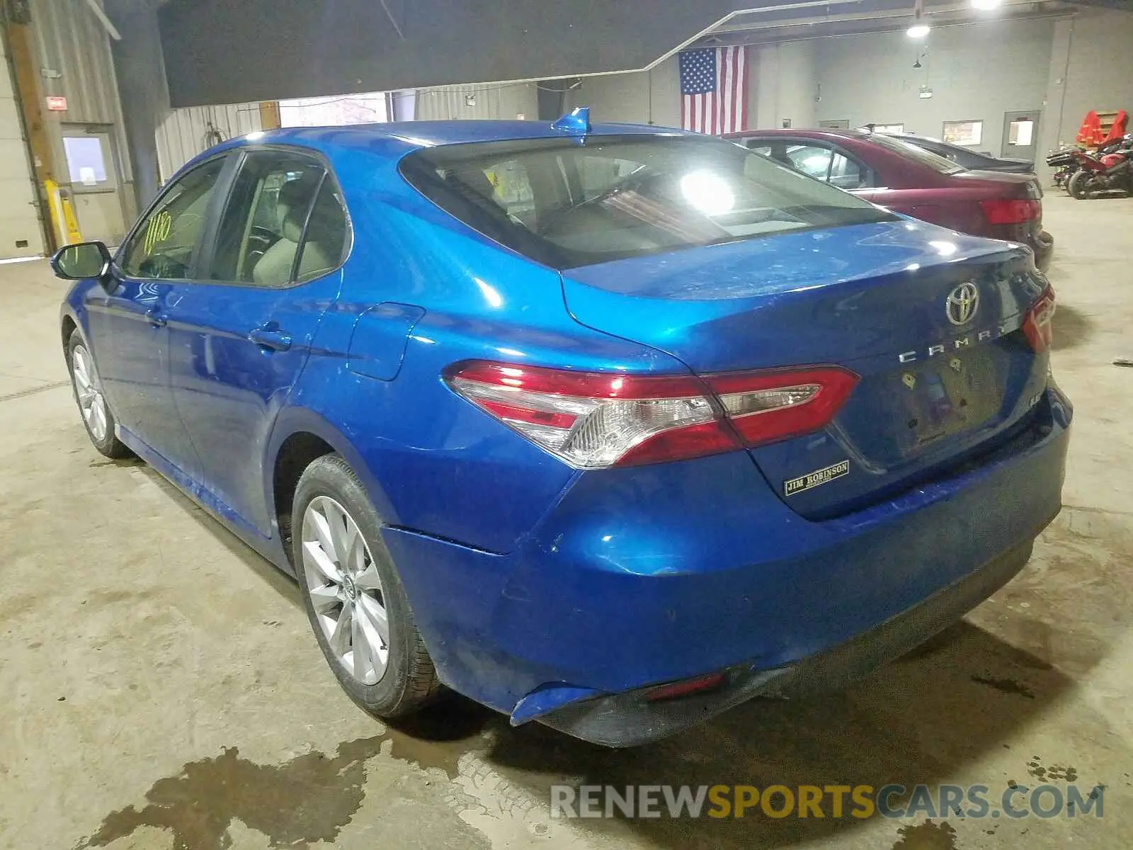 3 Фотография поврежденного автомобиля 4T1B11HK0KU257944 TOYOTA CAMRY 2019
