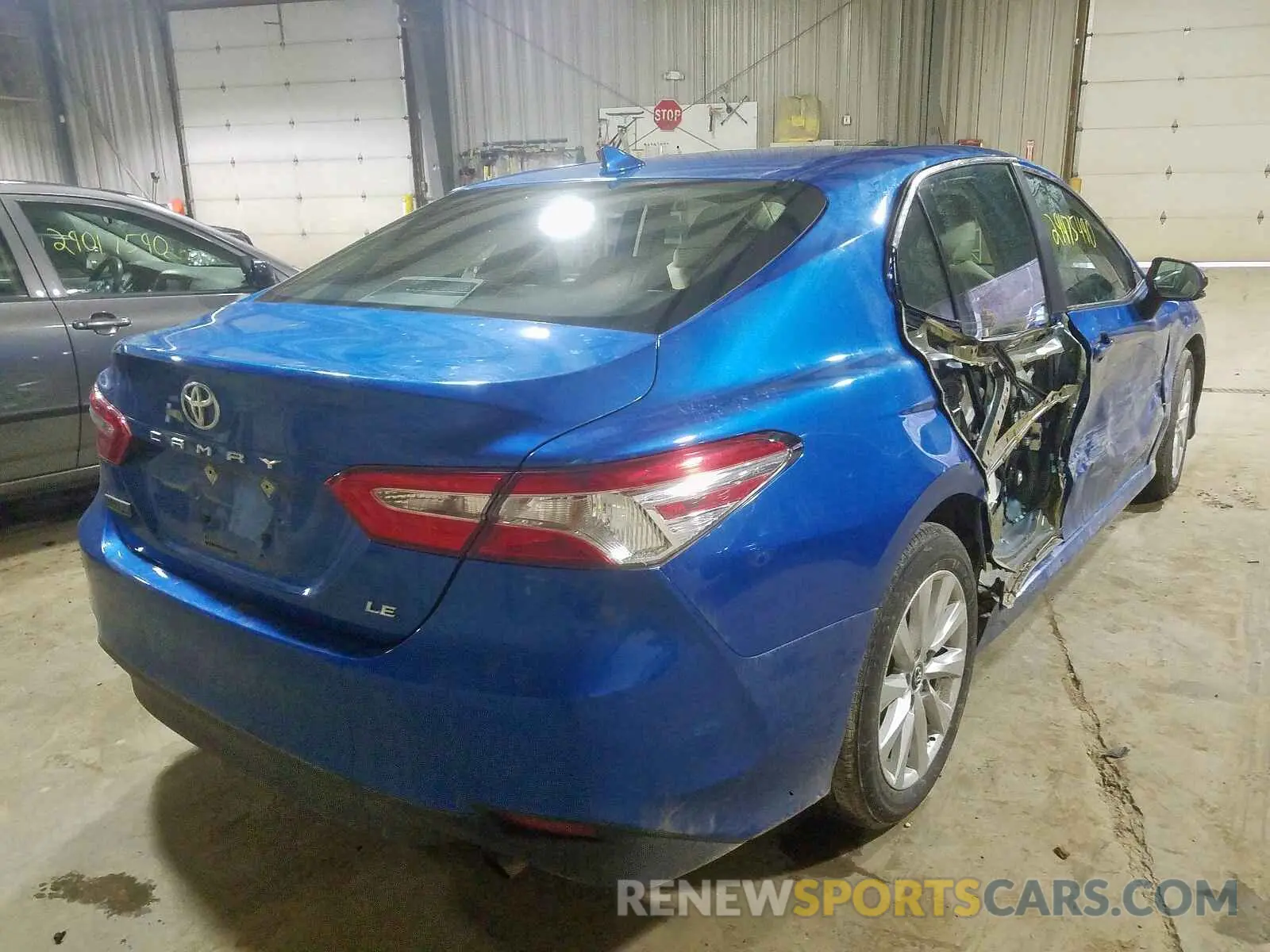 4 Фотография поврежденного автомобиля 4T1B11HK0KU257944 TOYOTA CAMRY 2019