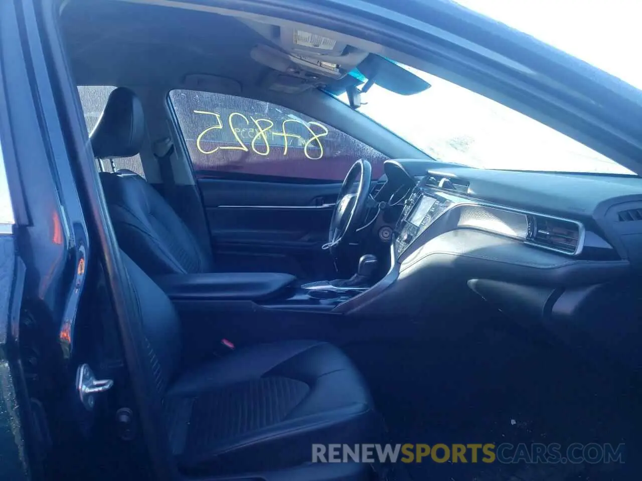 5 Photograph of a damaged car 4T1B11HK0KU260245 TOYOTA CAMRY 2019