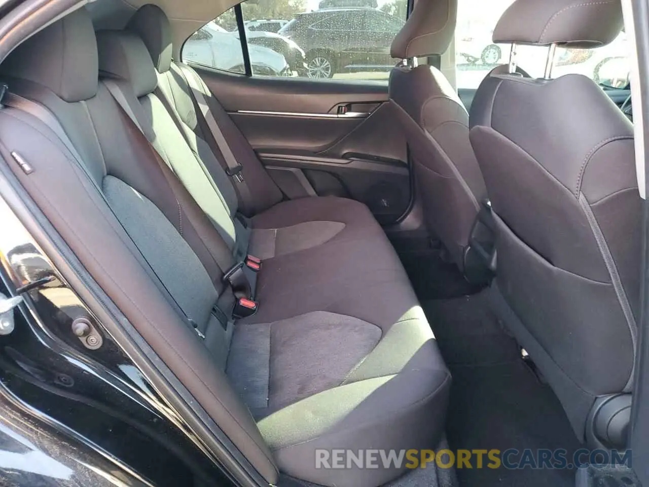 10 Photograph of a damaged car 4T1B11HK0KU270760 TOYOTA CAMRY 2019