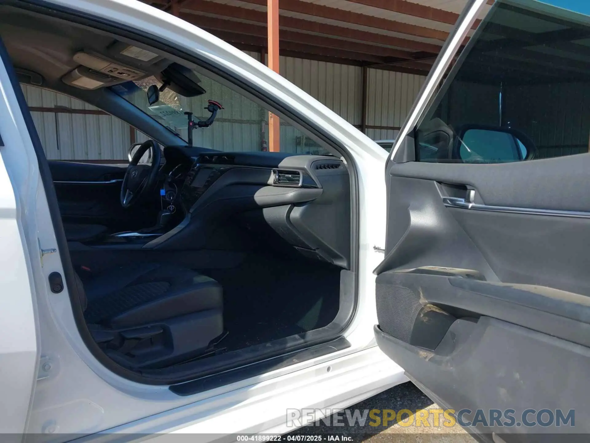 5 Фотография поврежденного автомобиля 4T1B11HK0KU276378 TOYOTA CAMRY 2019