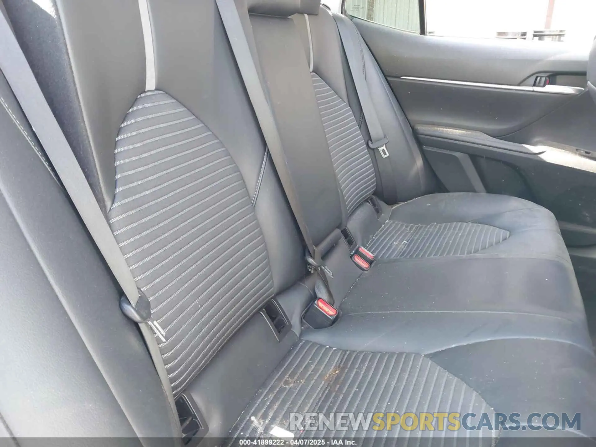 8 Фотография поврежденного автомобиля 4T1B11HK0KU276378 TOYOTA CAMRY 2019
