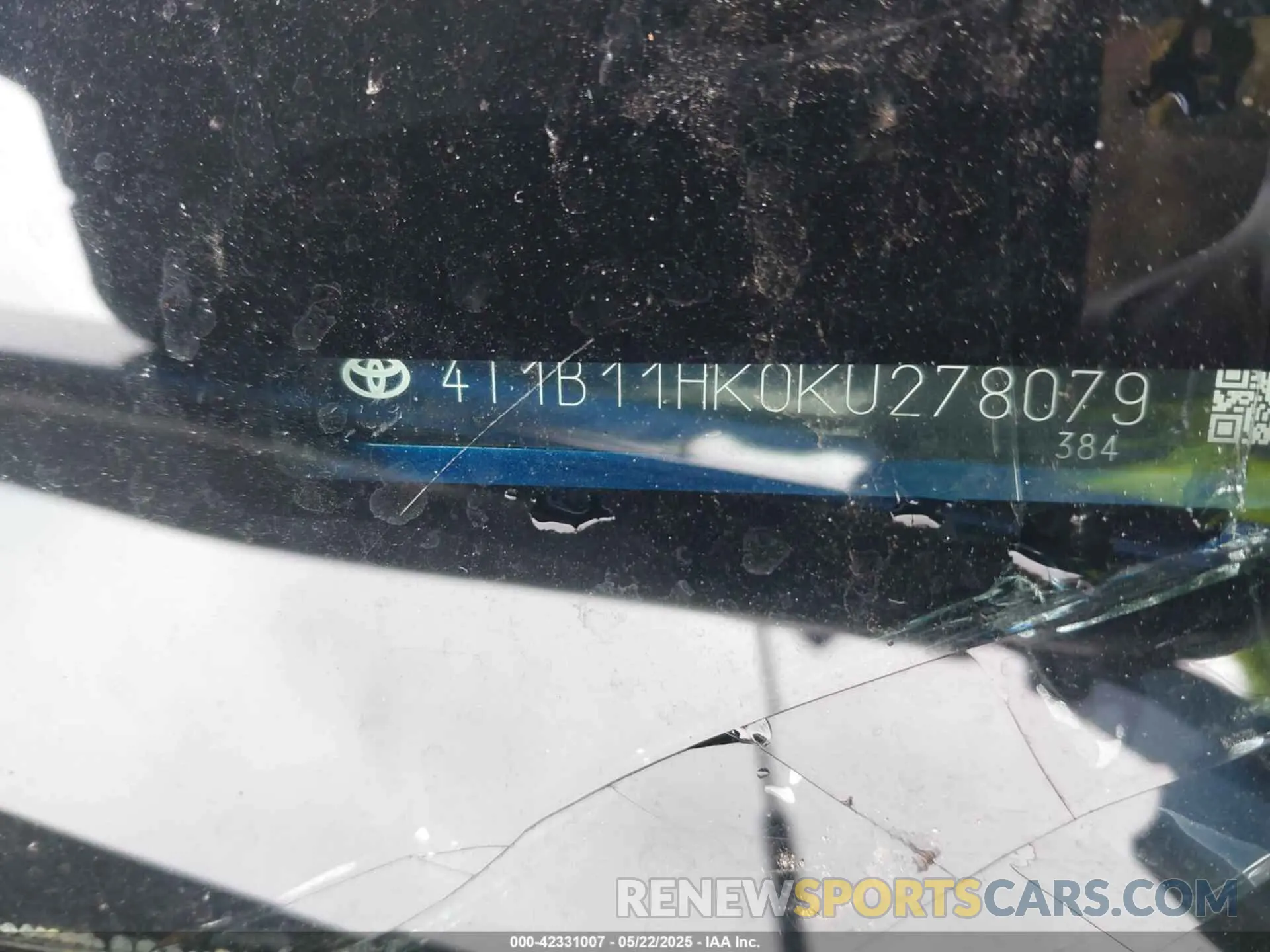 17 Photograph of a damaged car 4T1B11HK0KU278079 TOYOTA CAMRY 2019
