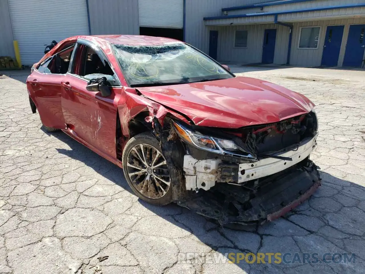 1 Фотография поврежденного автомобиля 4T1B11HK0KU282097 TOYOTA CAMRY 2019