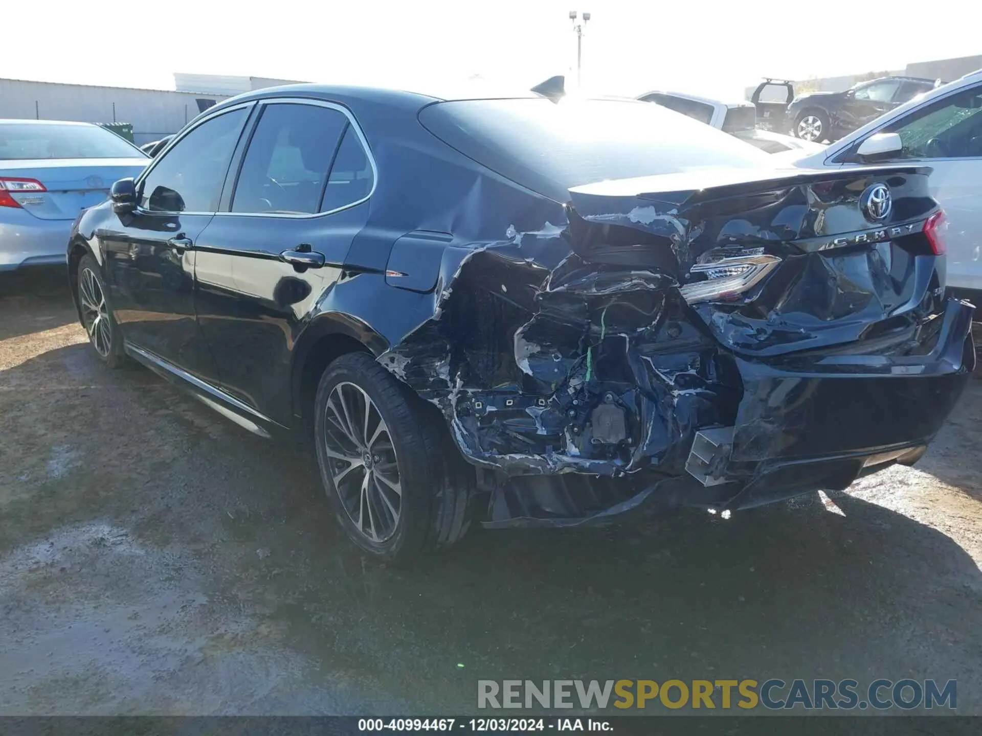 3 Фотография поврежденного автомобиля 4T1B11HK0KU282892 TOYOTA CAMRY 2019