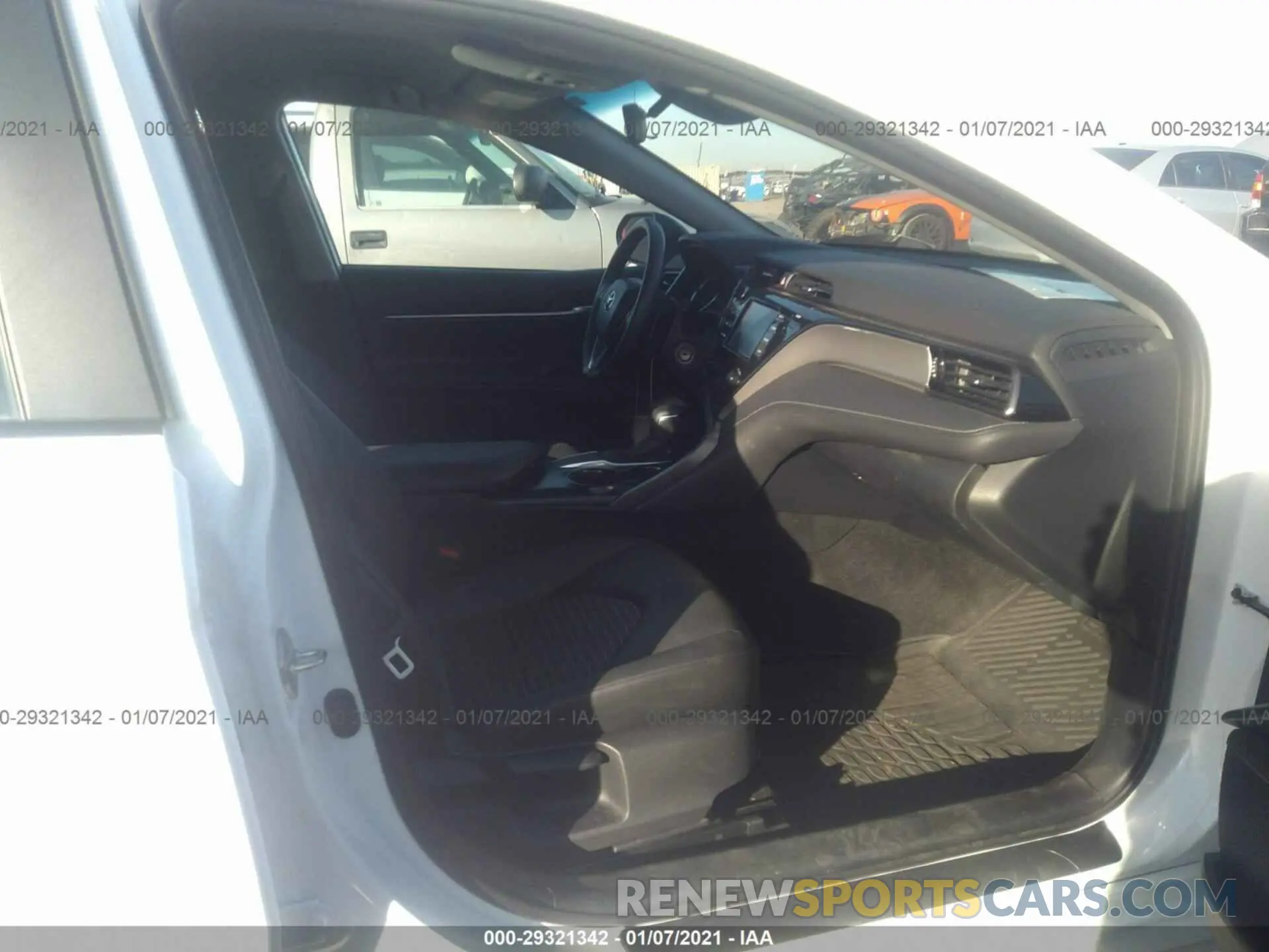 5 Photograph of a damaged car 4T1B11HK0KU286490 TOYOTA CAMRY 2019
