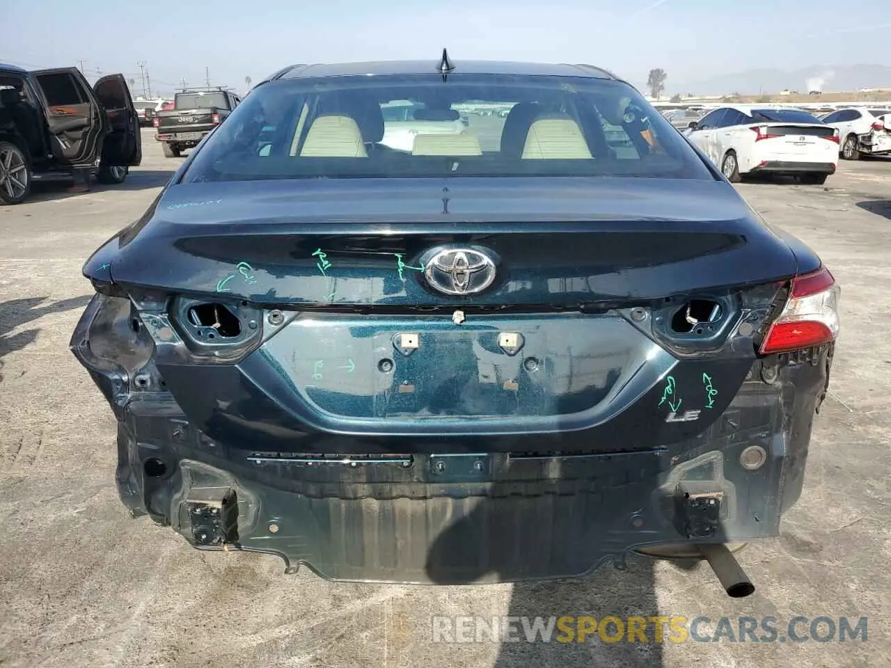 6 Photograph of a damaged car 4T1B11HK0KU291883 TOYOTA CAMRY 2019