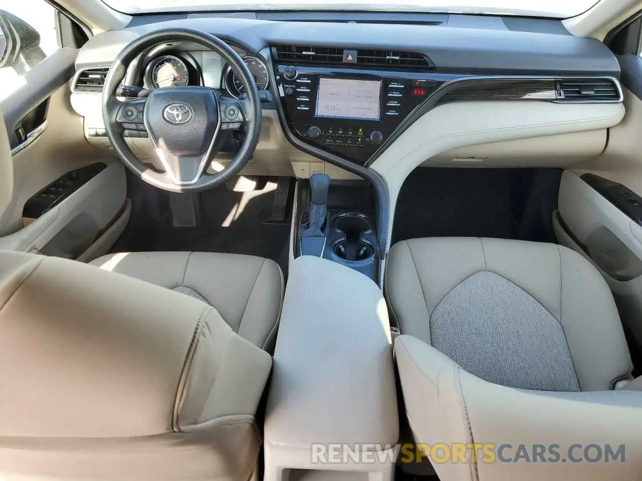 8 Photograph of a damaged car 4T1B11HK0KU291883 TOYOTA CAMRY 2019