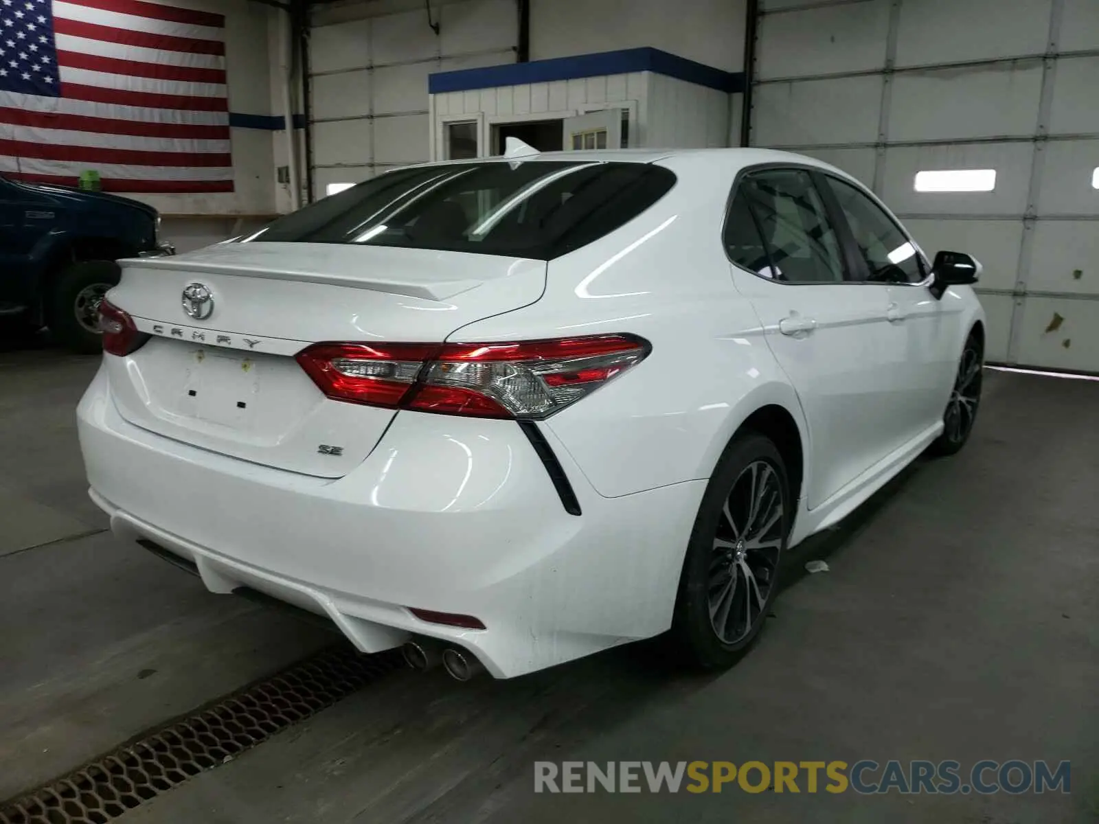 4 Photograph of a damaged car 4T1B11HK0KU296906 TOYOTA CAMRY 2019